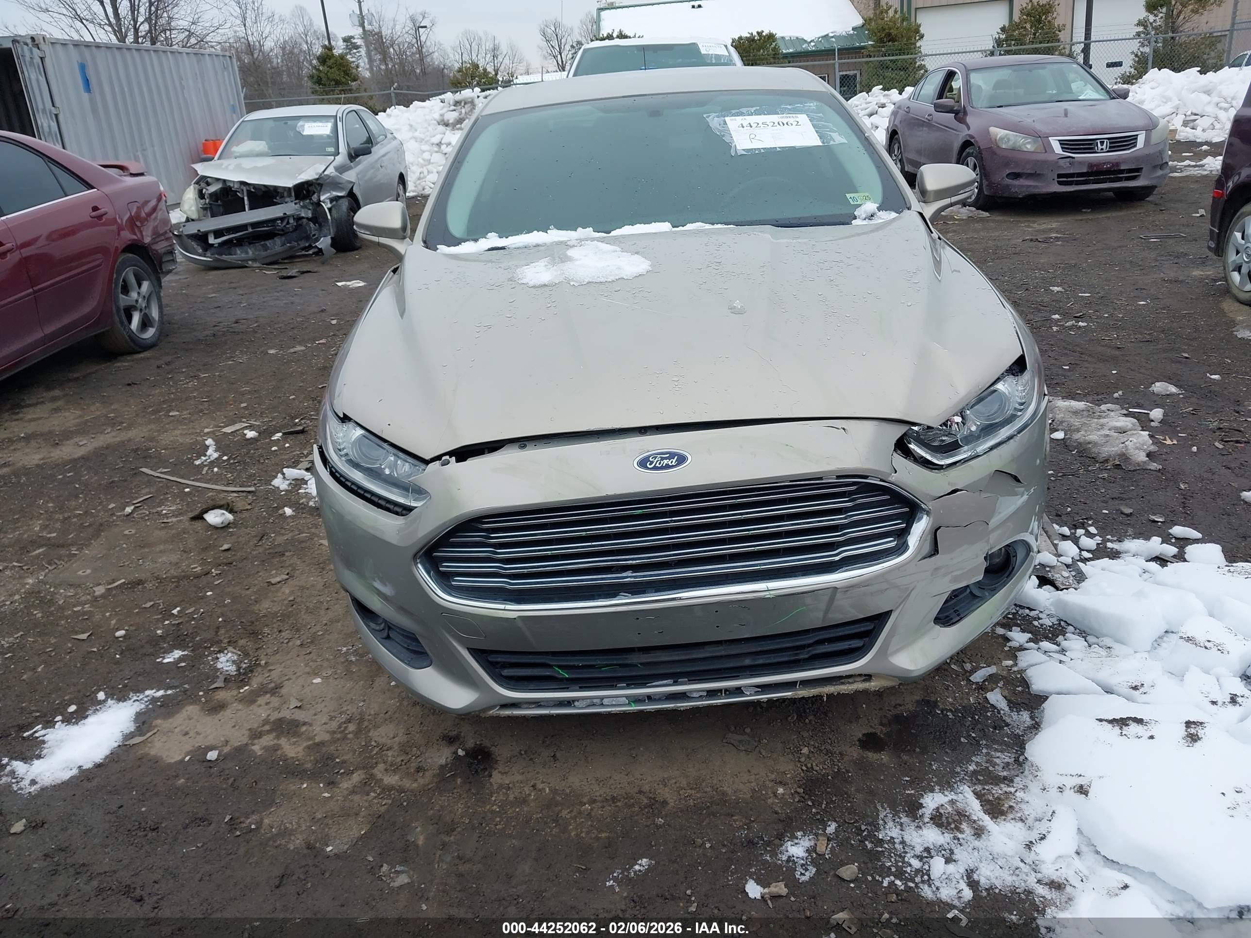 FORD FUSION image 6
