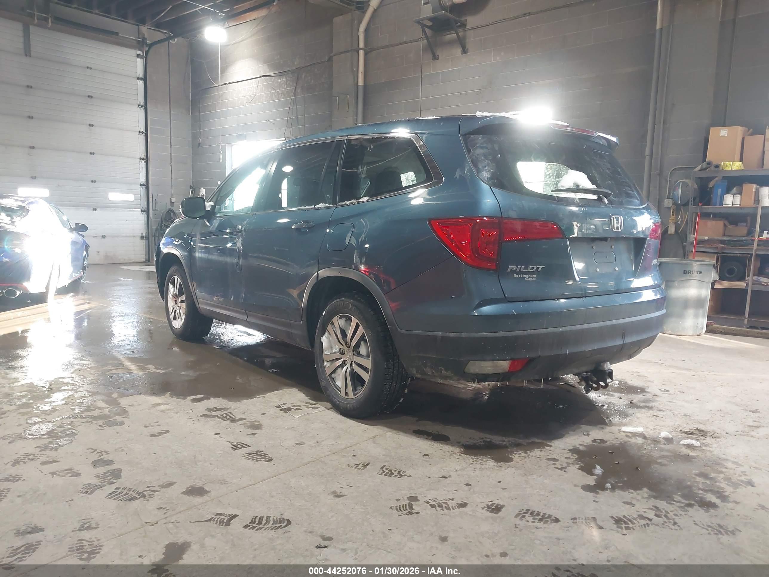 HONDA PILOT image 3