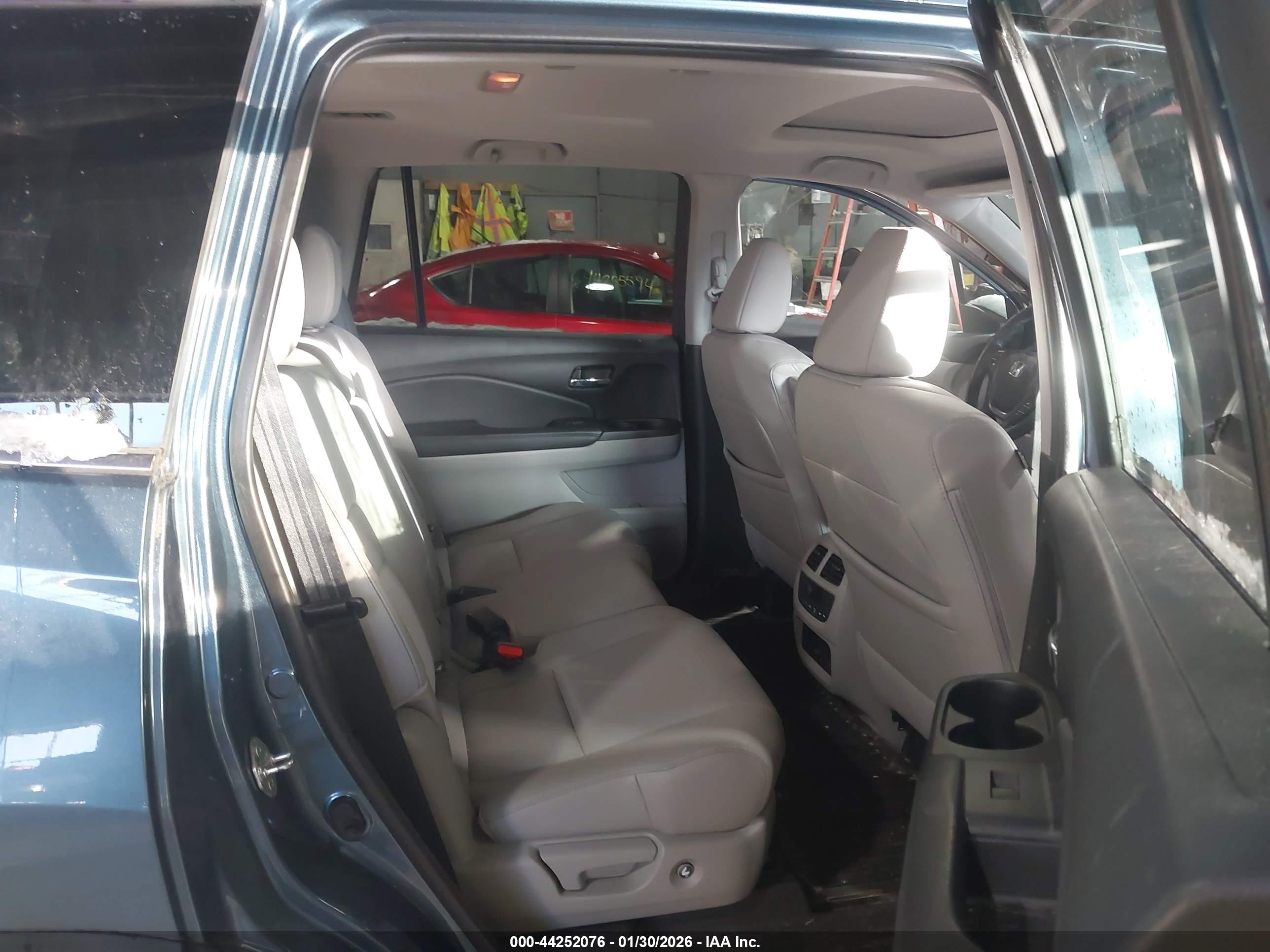 HONDA PILOT image 8