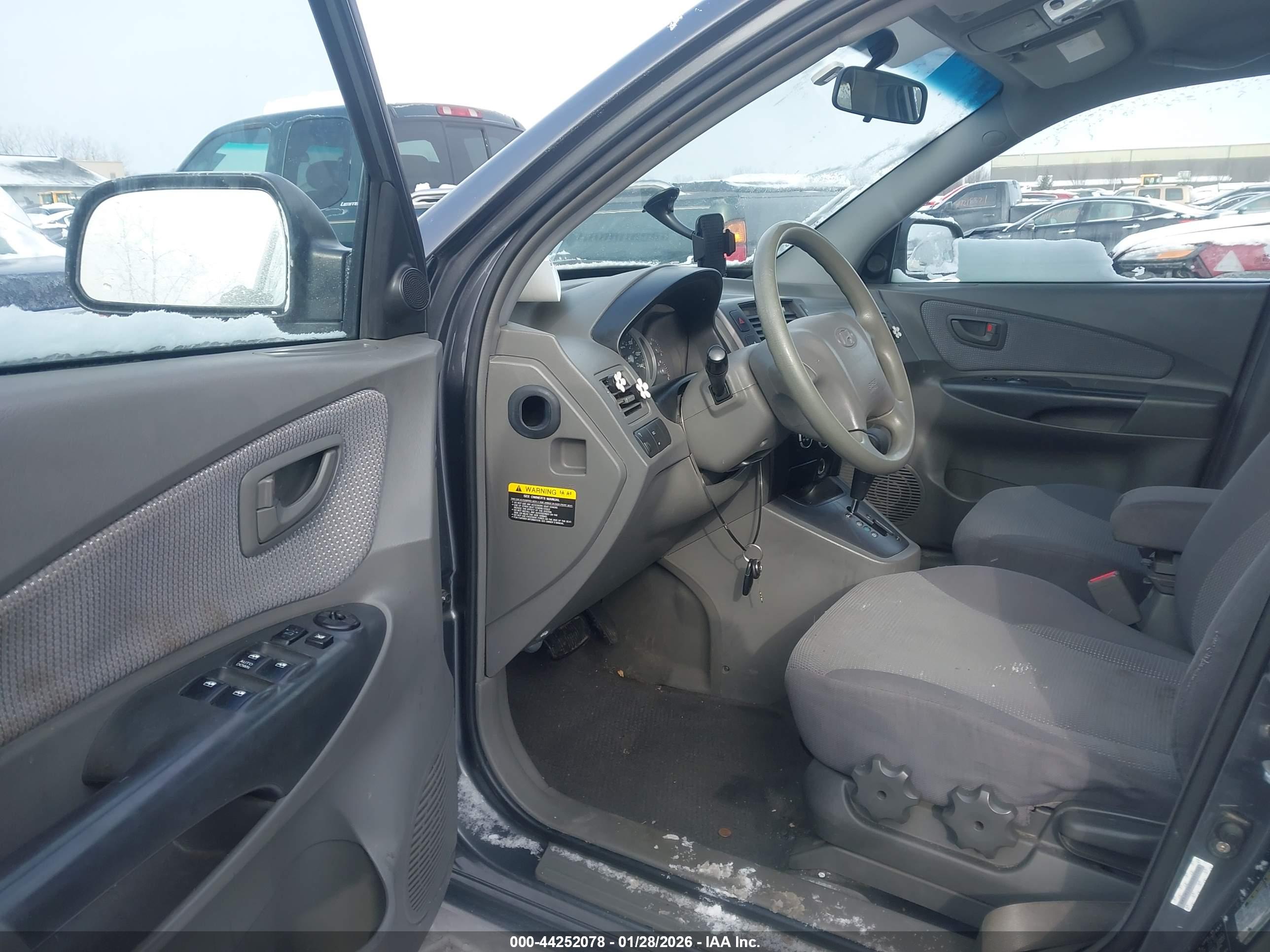 HYUNDAI TUCSON image 5