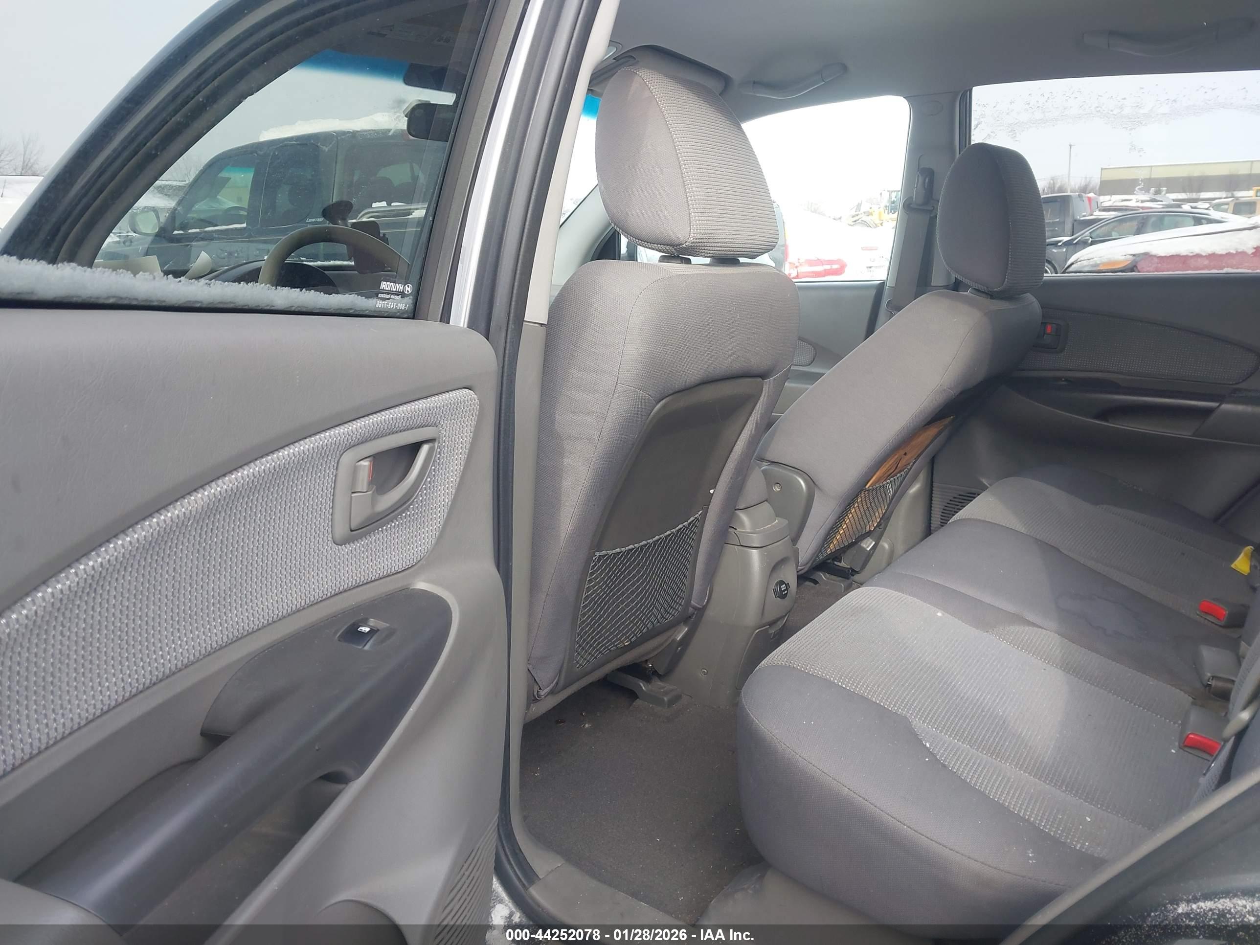 HYUNDAI TUCSON image 8