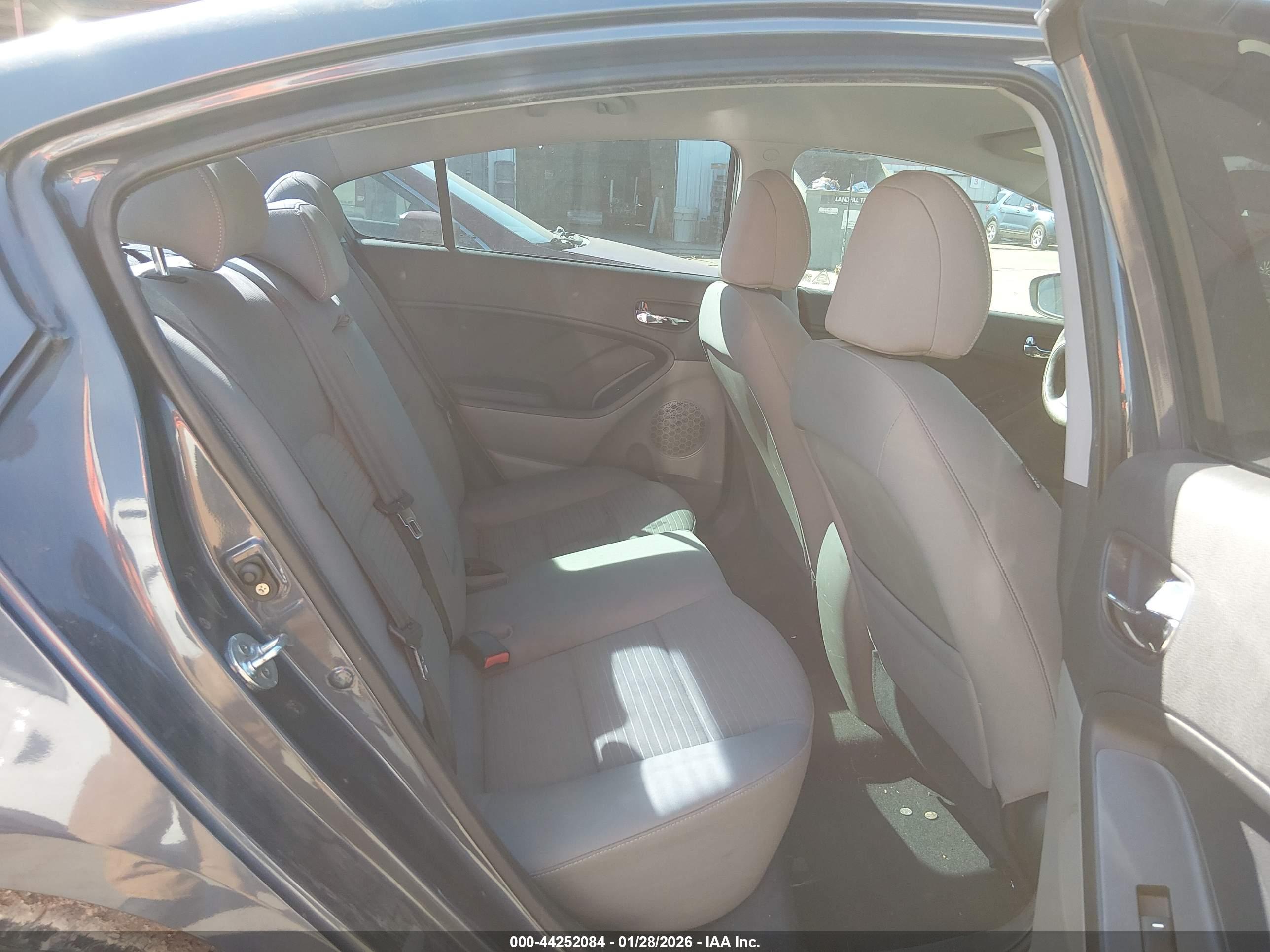 KIA FORTE image 8