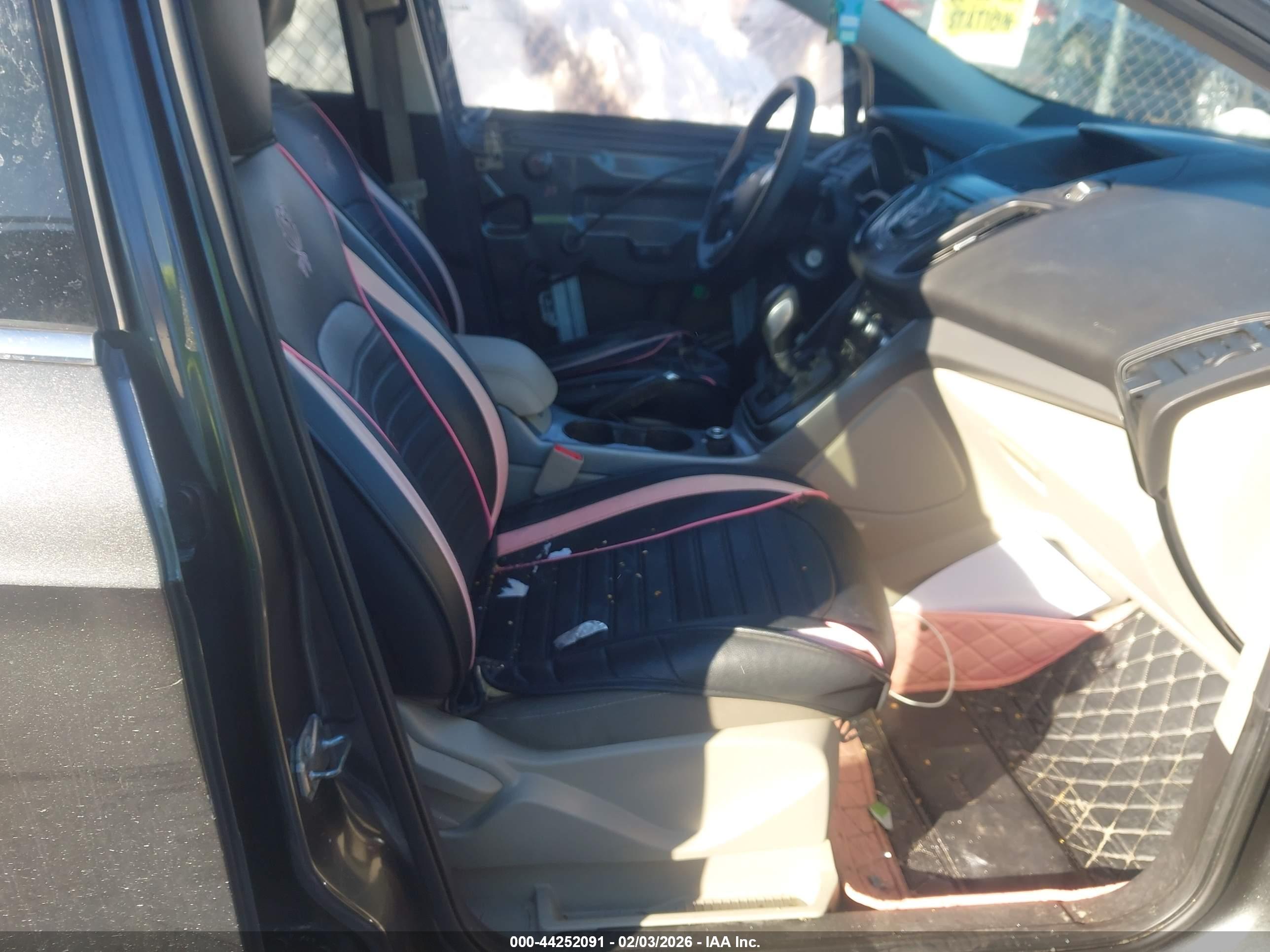 FORD ESCAPE image 5