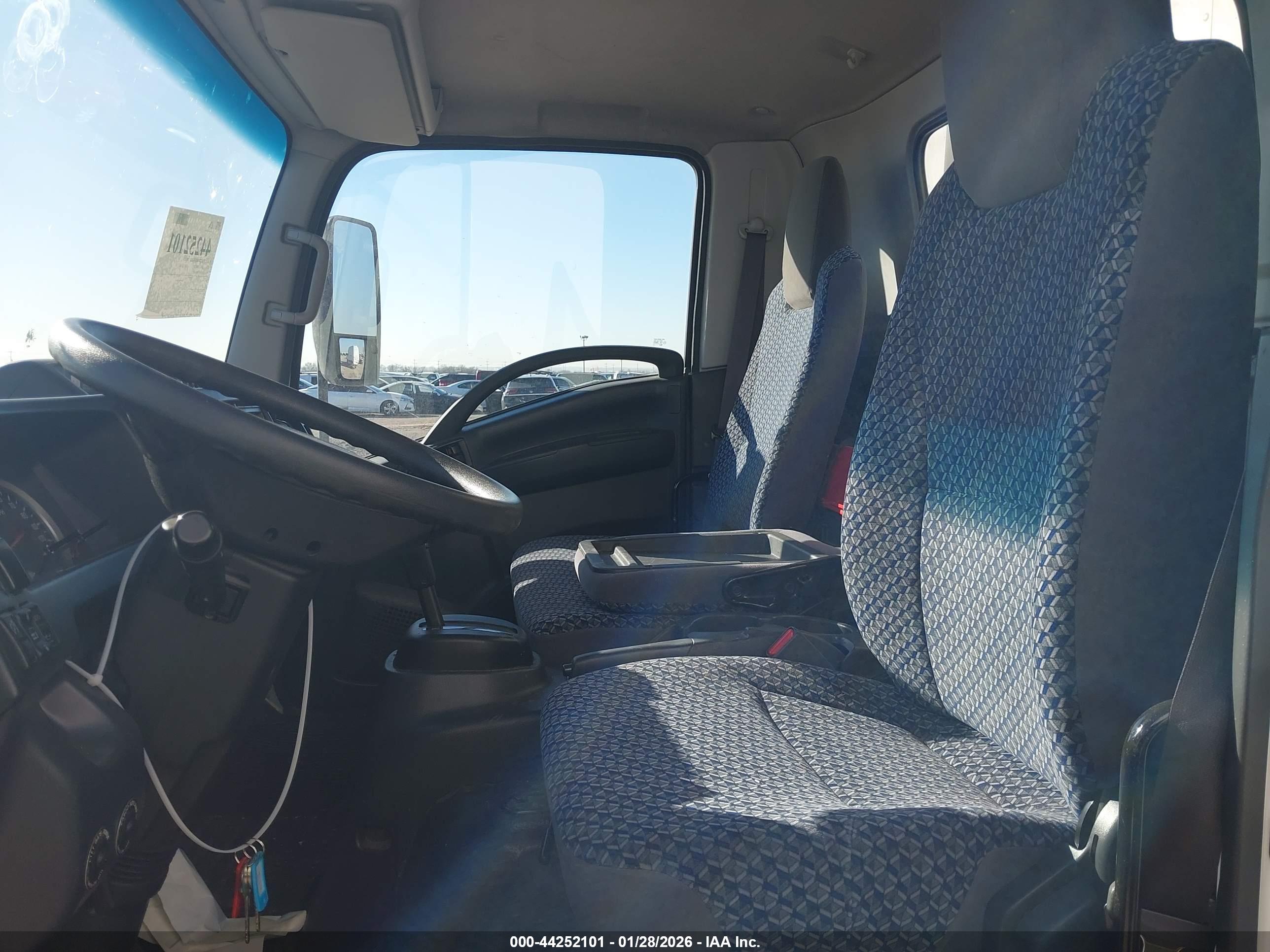 CHEVROLET 4500 image 8