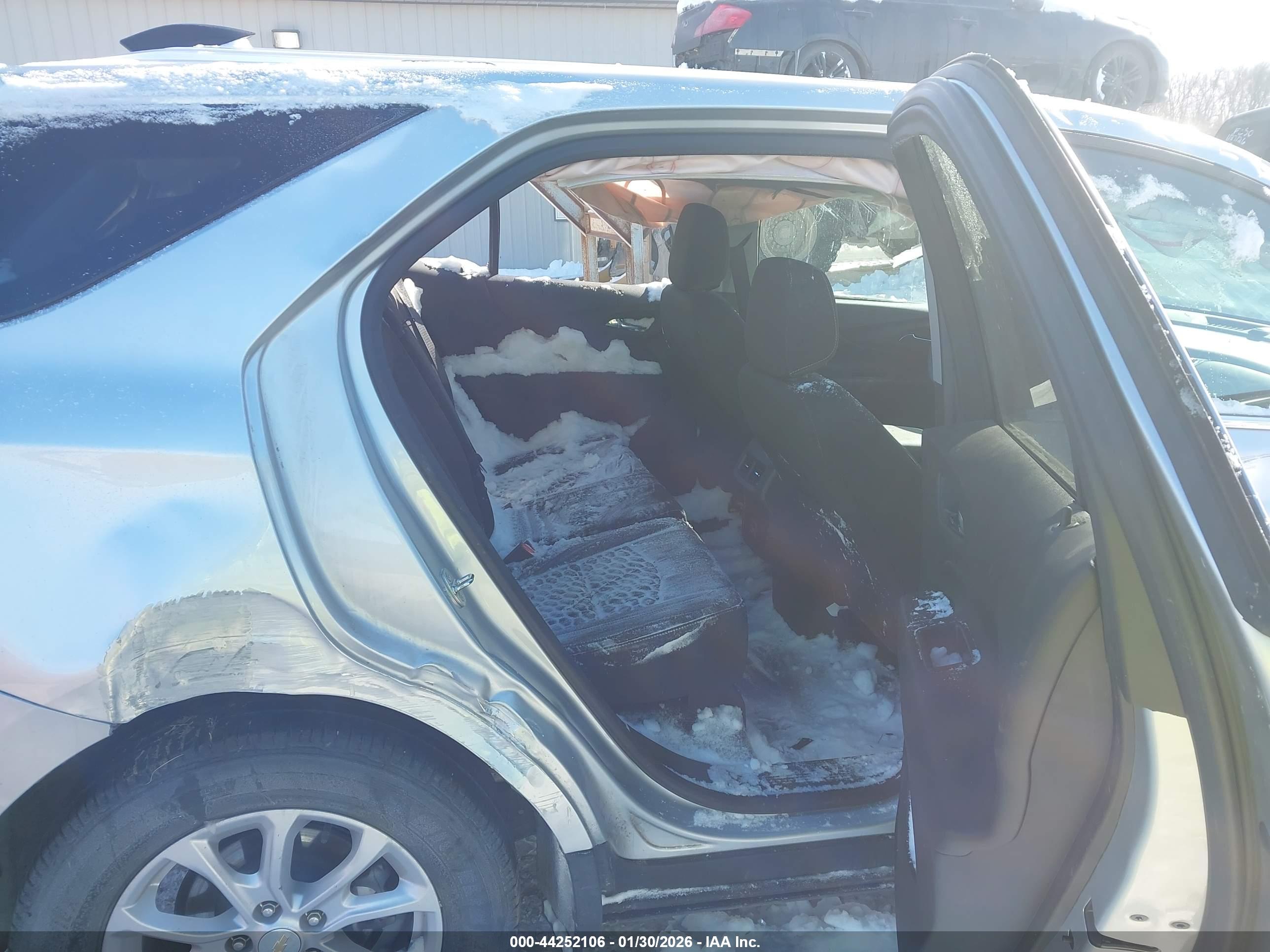 CHEVROLET EQUINOX image 8