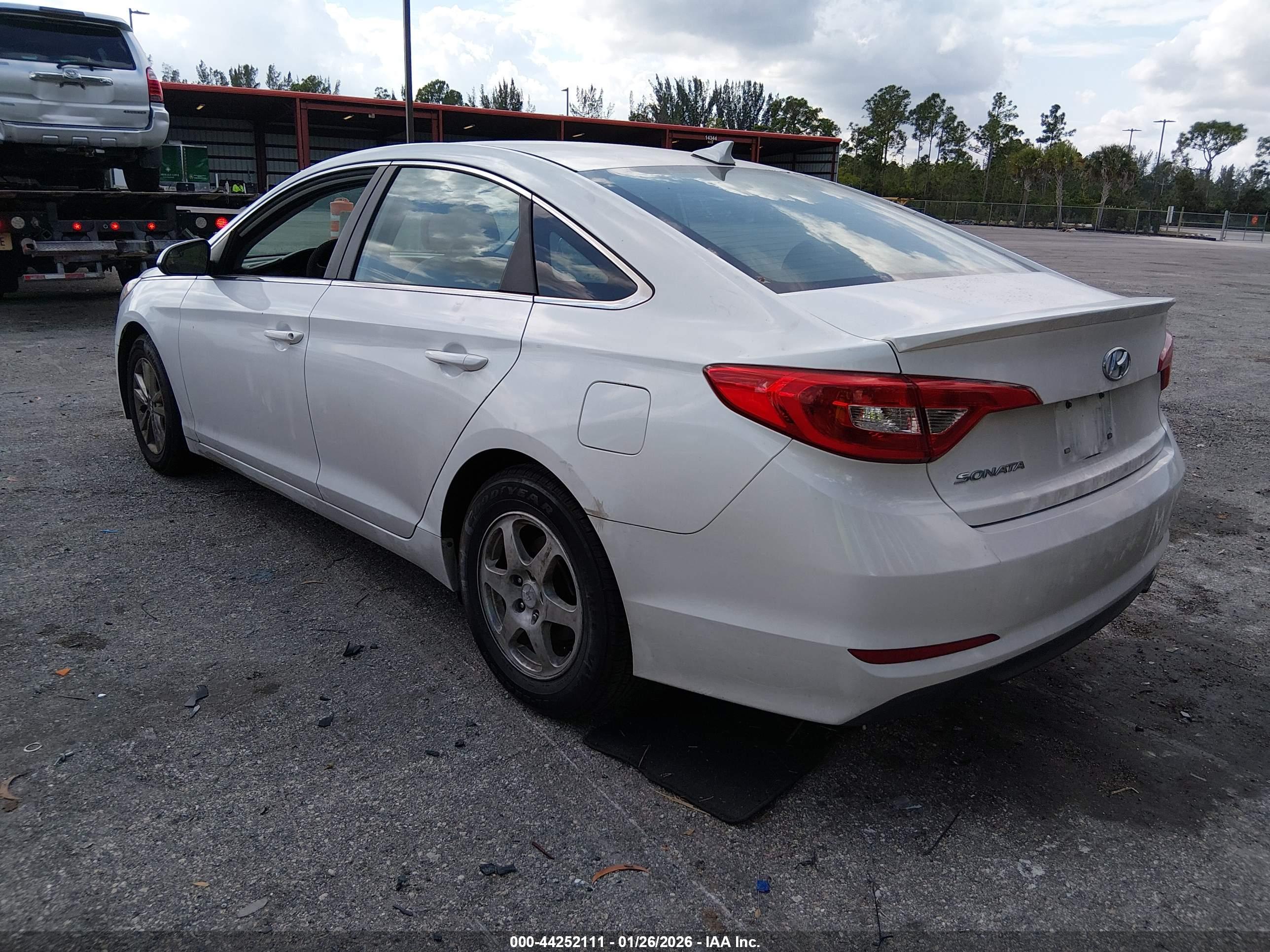 HYUNDAI SONATA image 3
