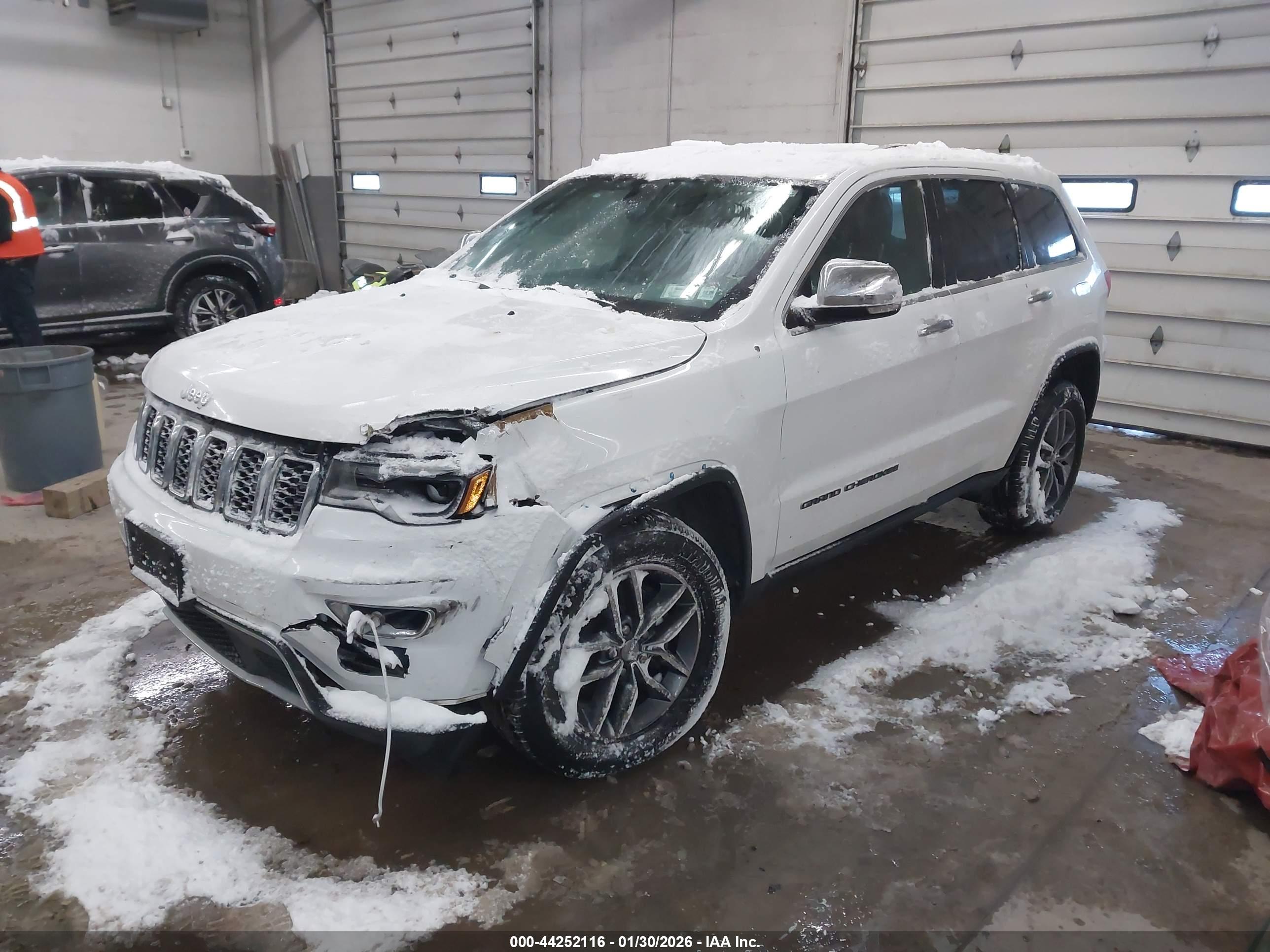 JEEP GRAND image 2