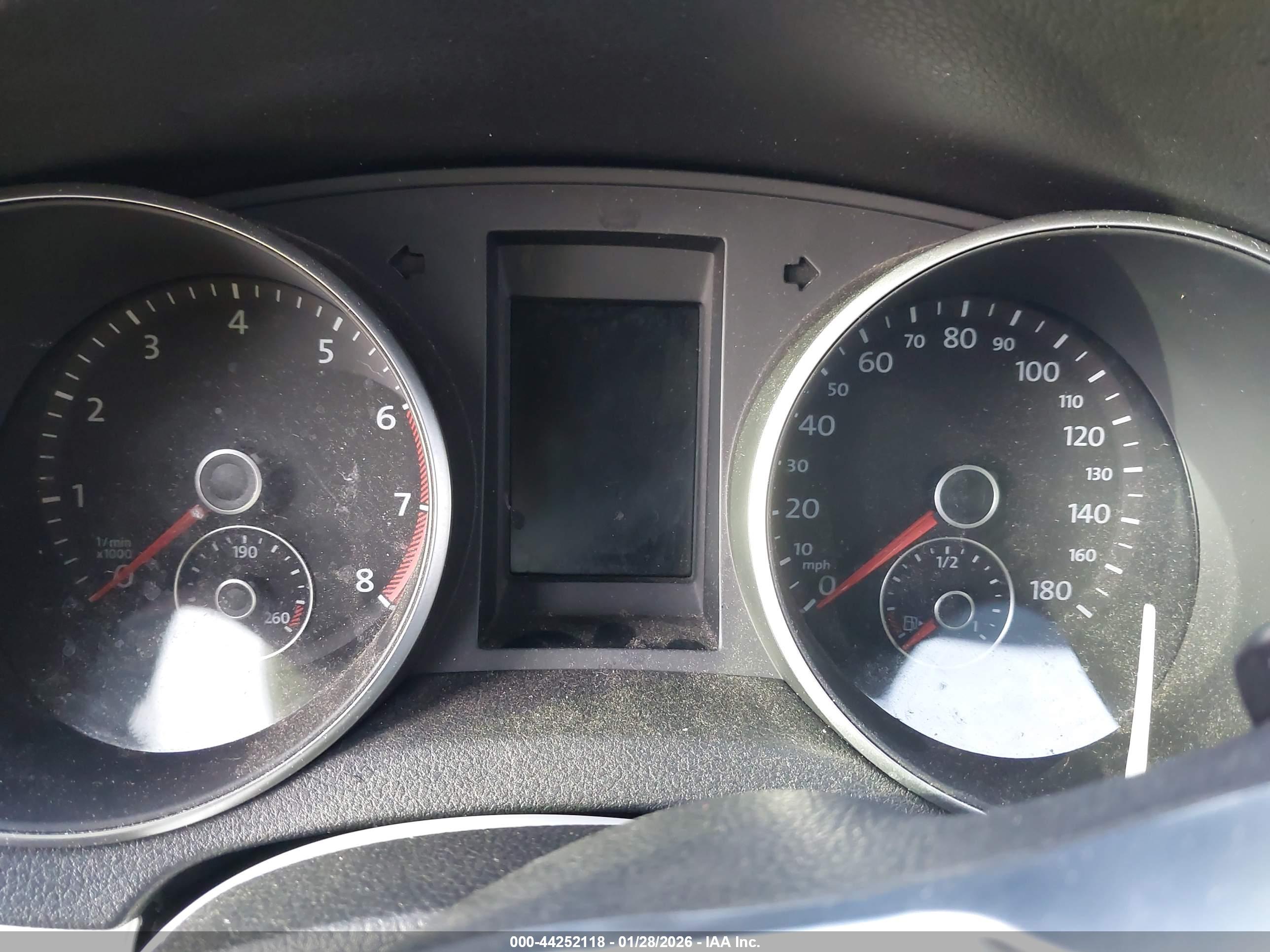 VOLKSWAGEN GTI image 7