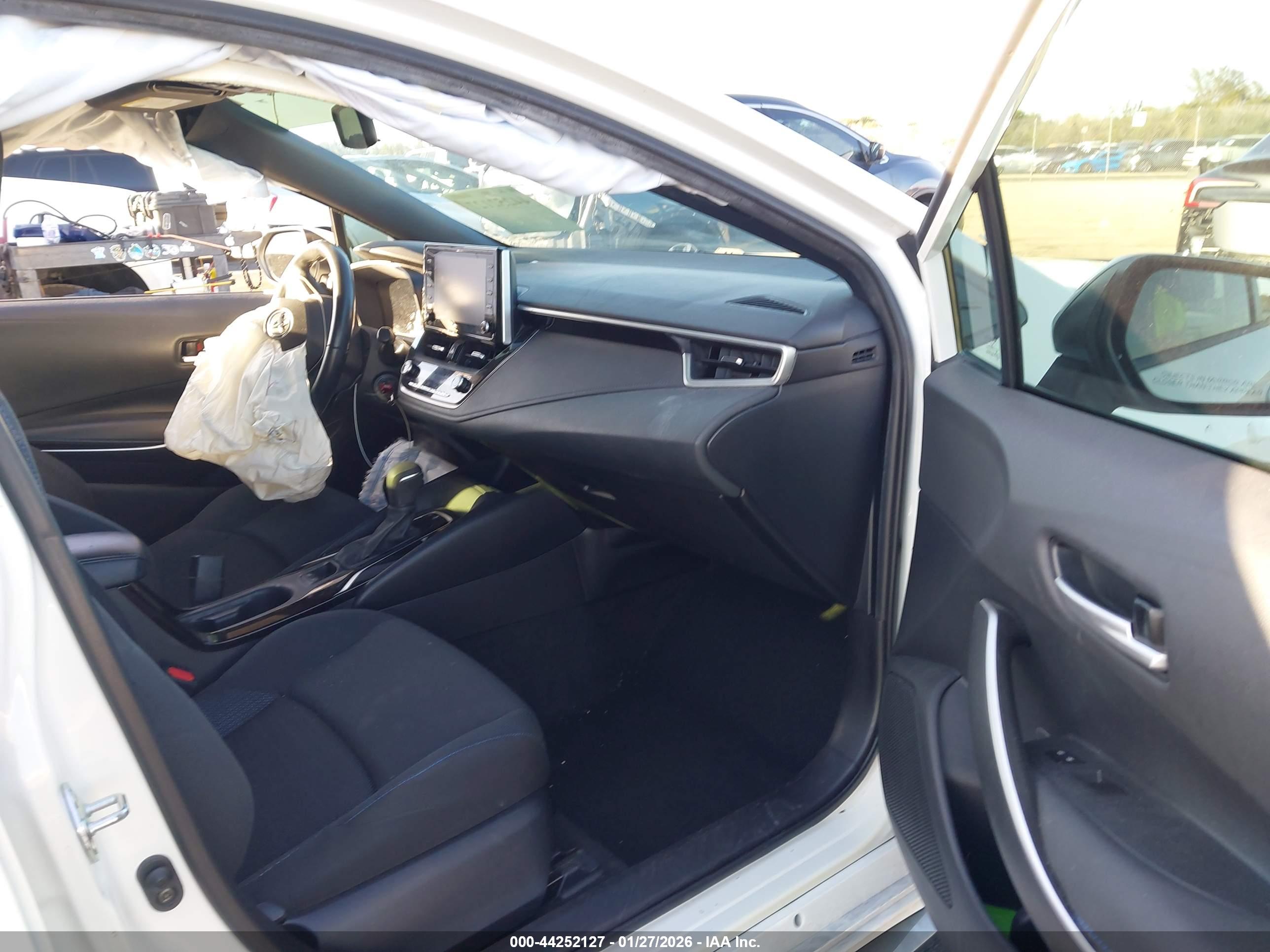 TOYOTA COROLLA image 5