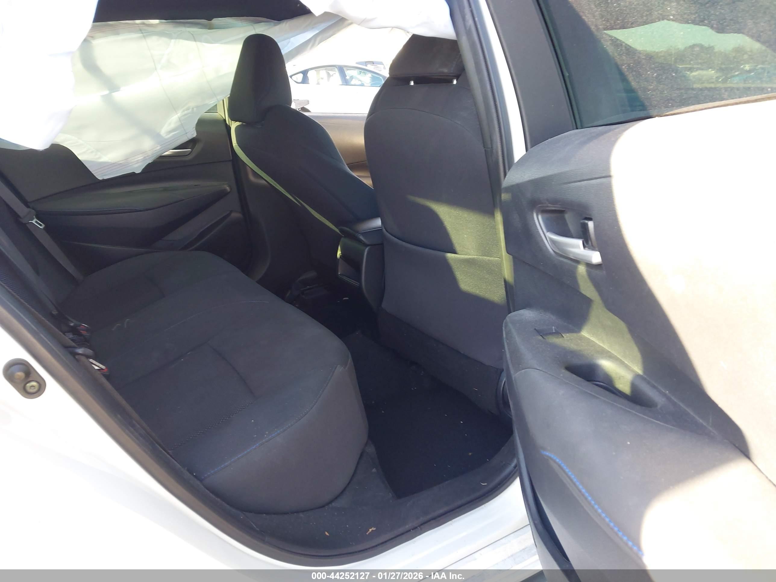 TOYOTA COROLLA image 8