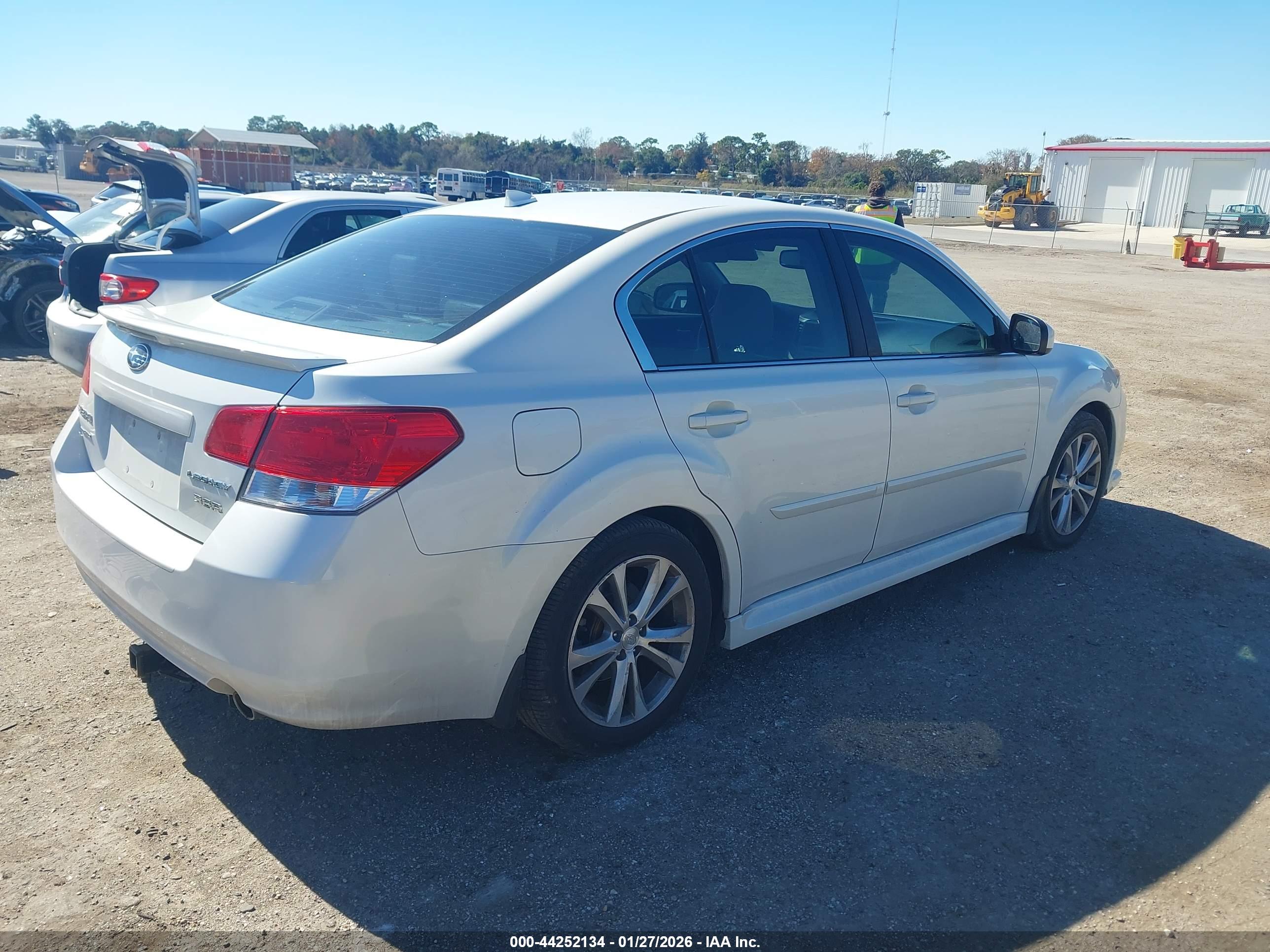 SUBARU LEGACY image 4