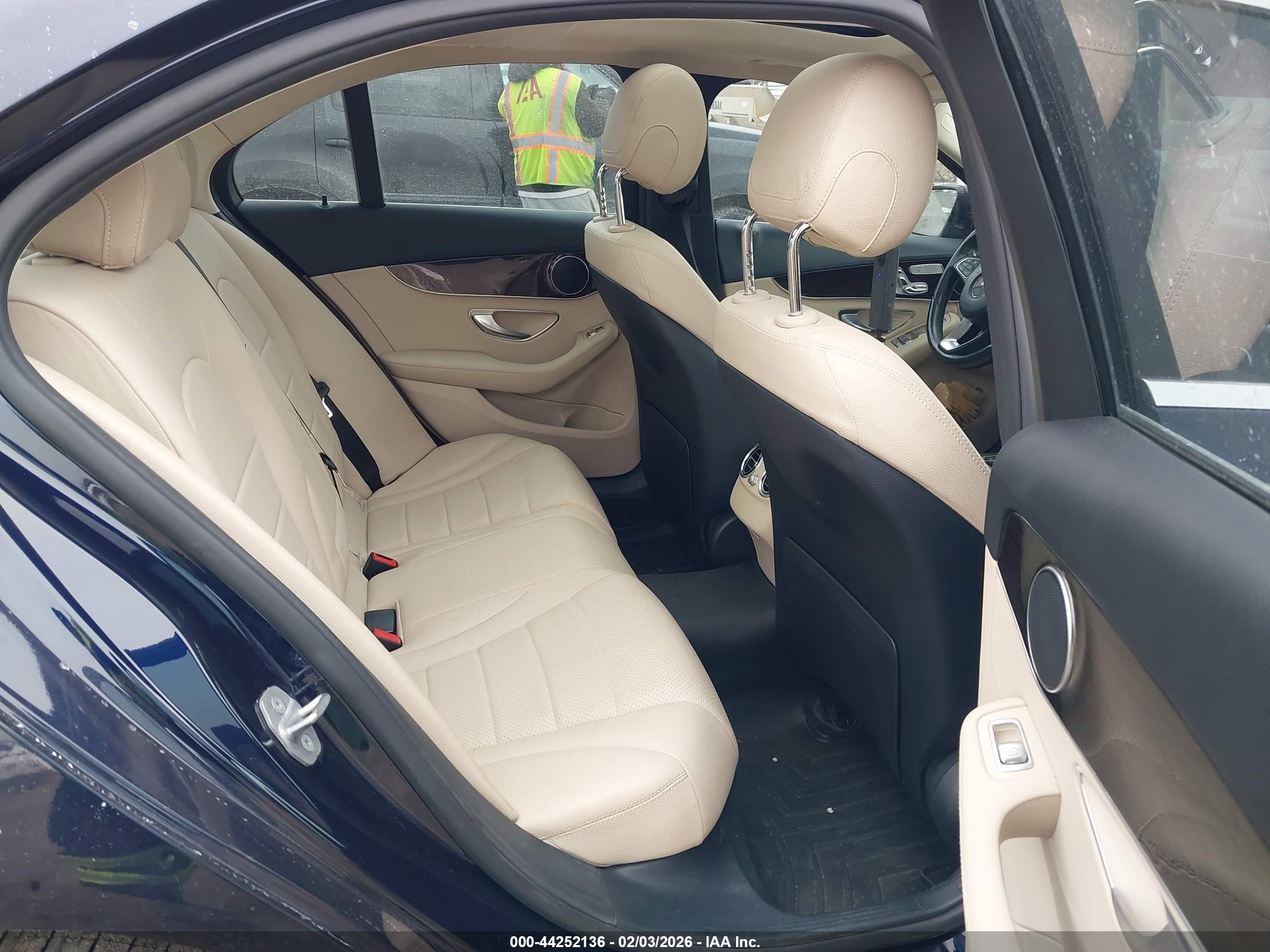 MERCEDES-BENZ C image 8