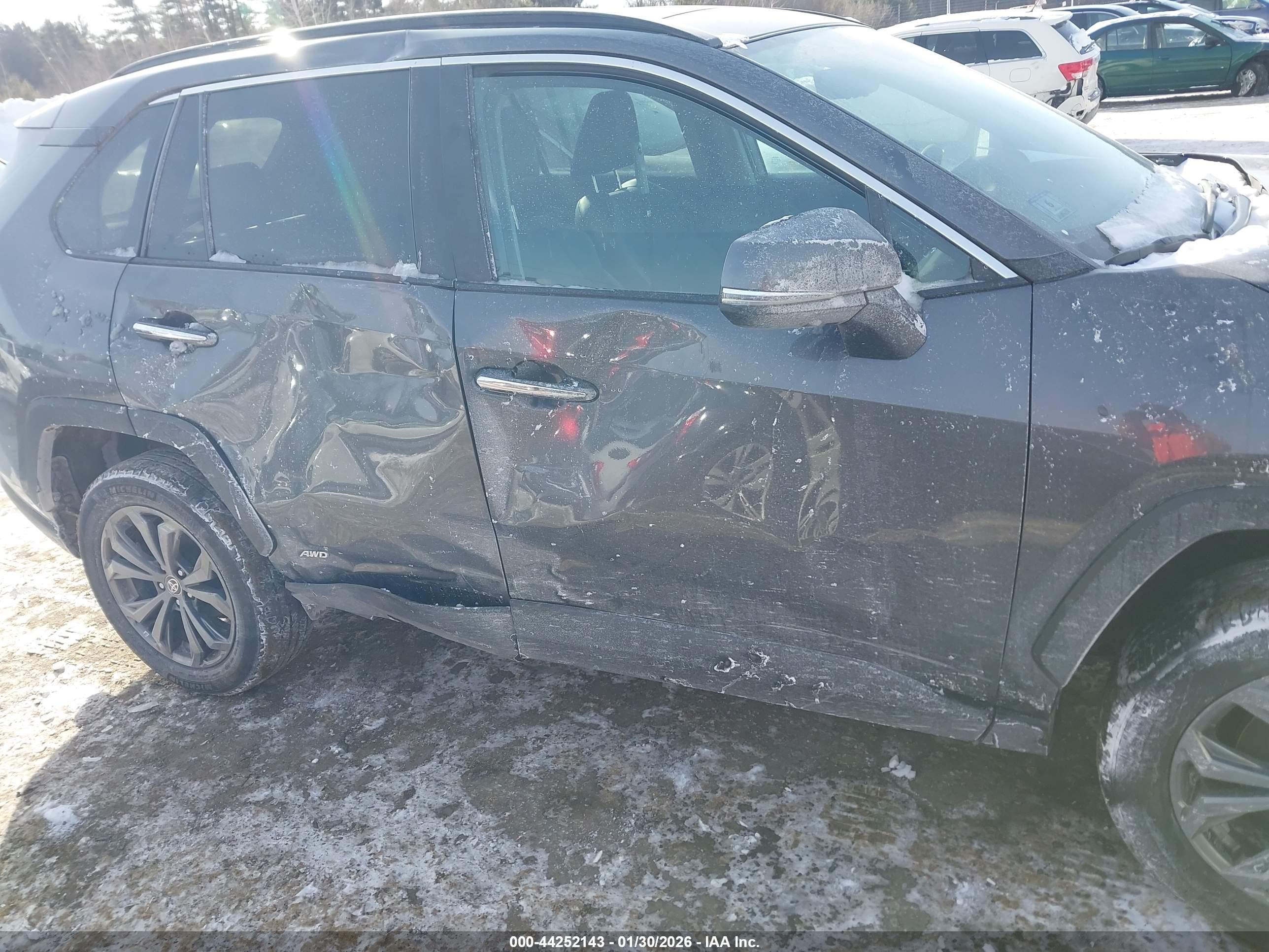 TOYOTA RAV4 image 6