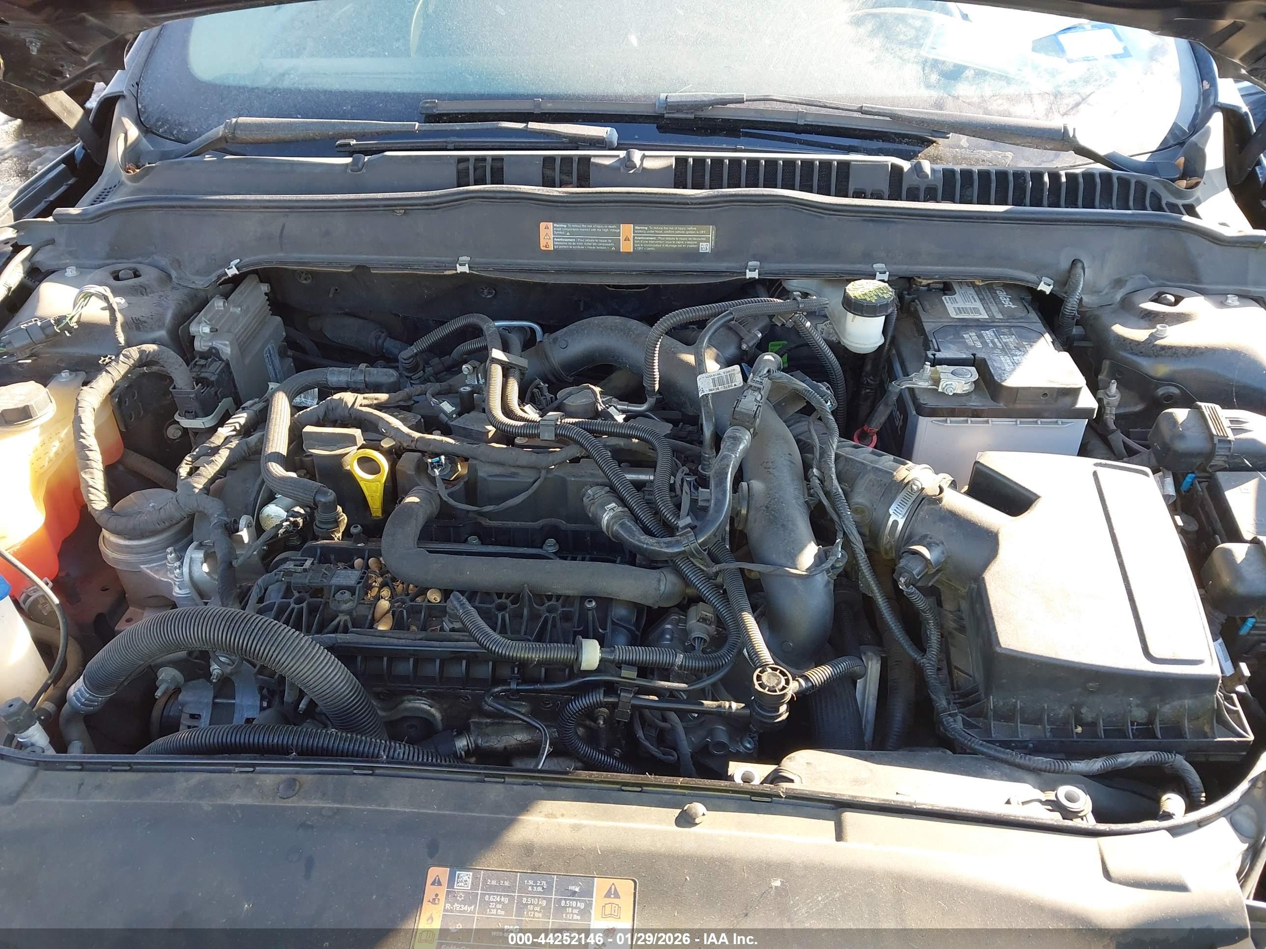 FORD FUSION image 10