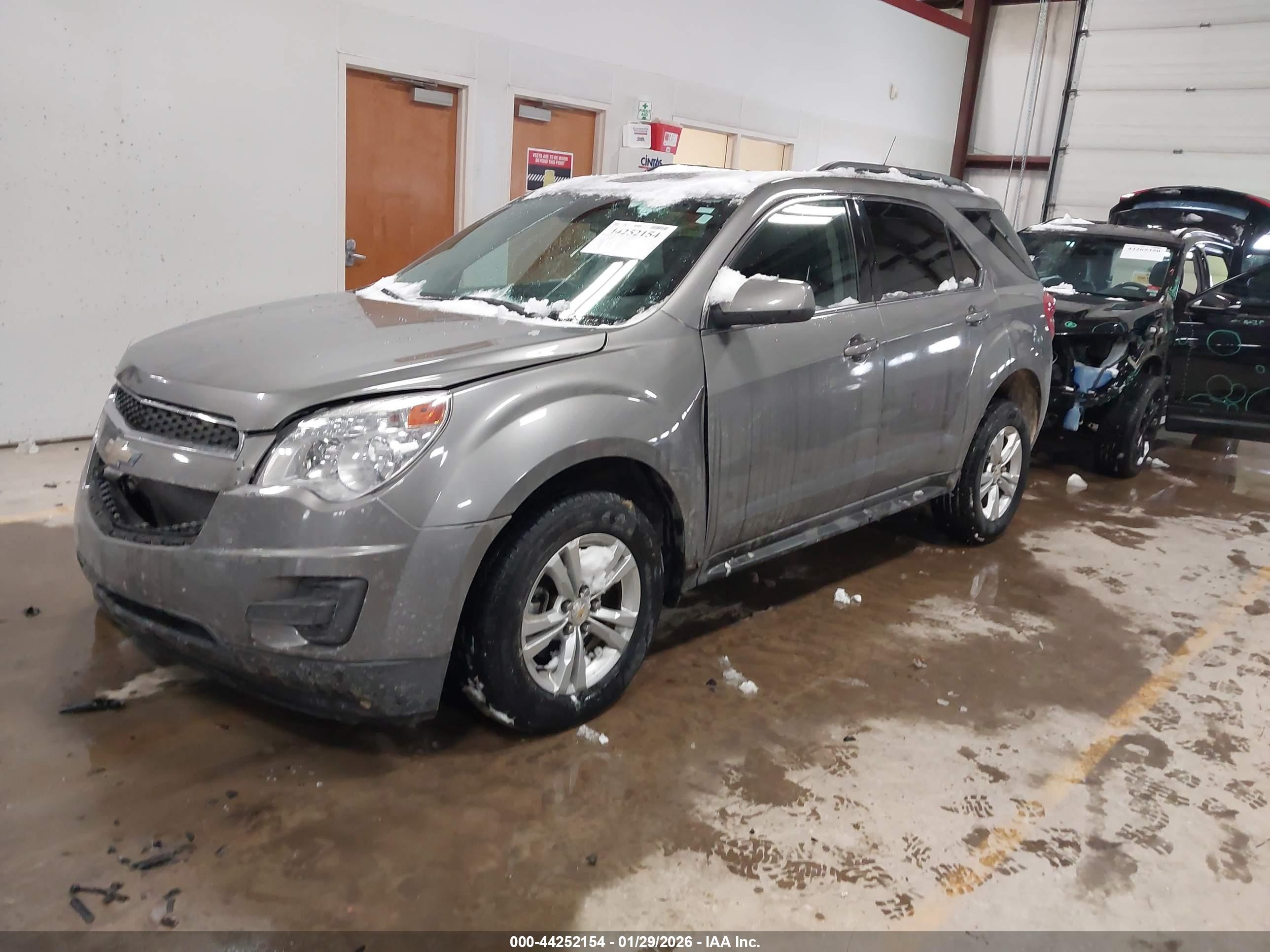 CHEVROLET EQUINOX image 2