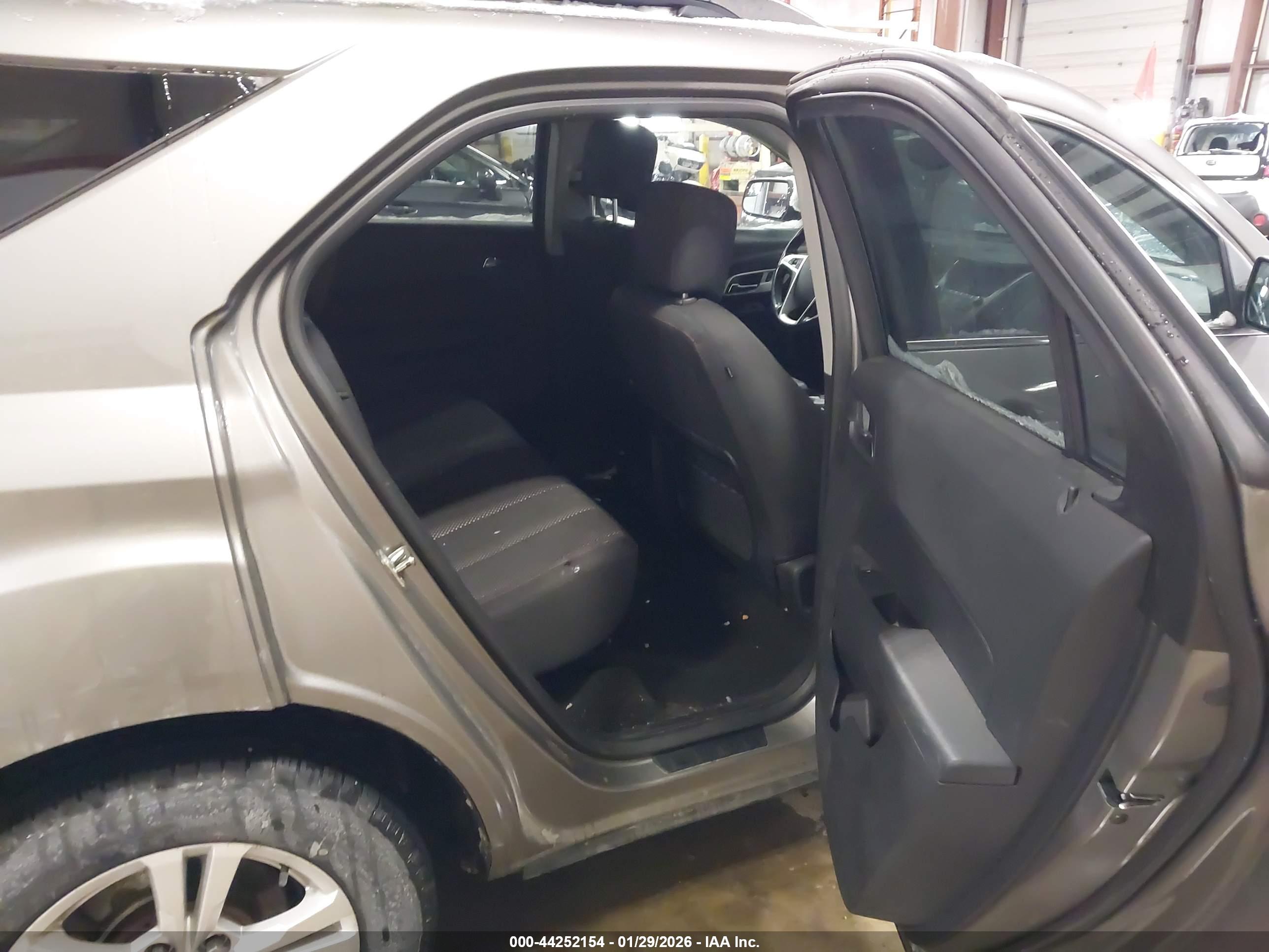 CHEVROLET EQUINOX image 8