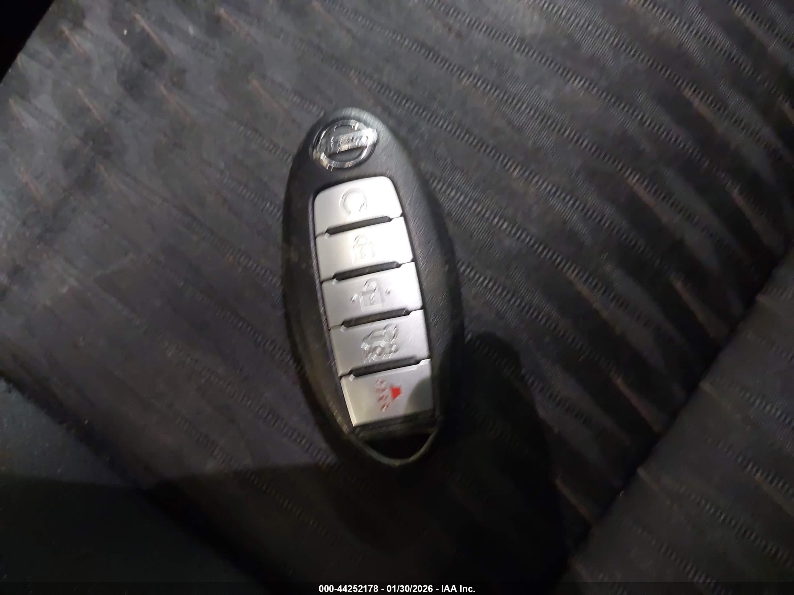 NISSAN ROGUE image 11