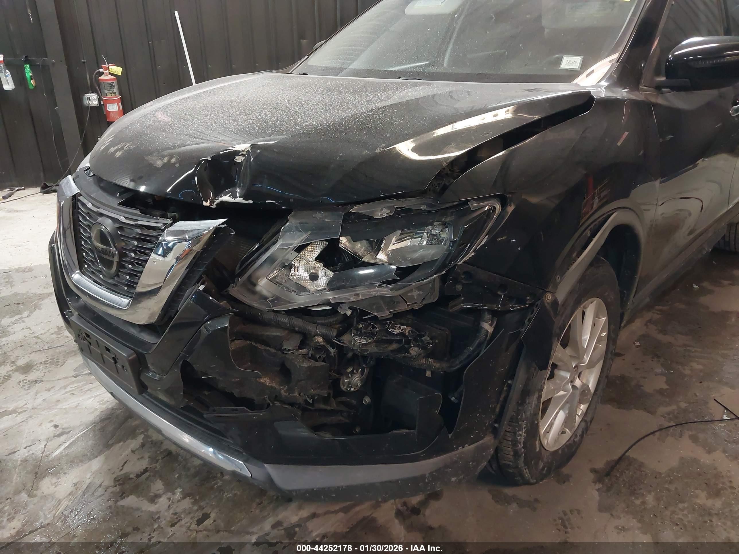 NISSAN ROGUE image 6
