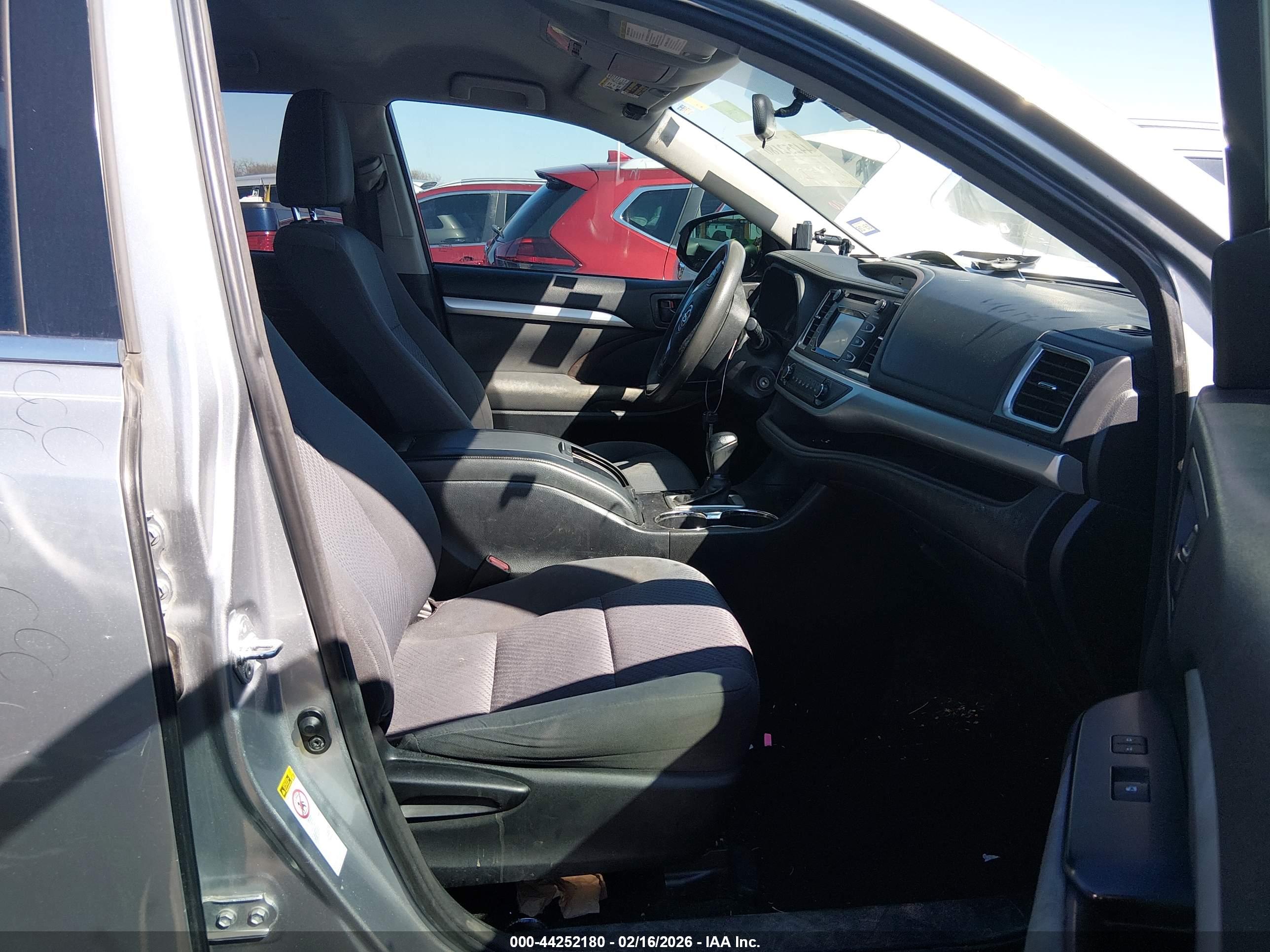TOYOTA HIGHLANDER image 5