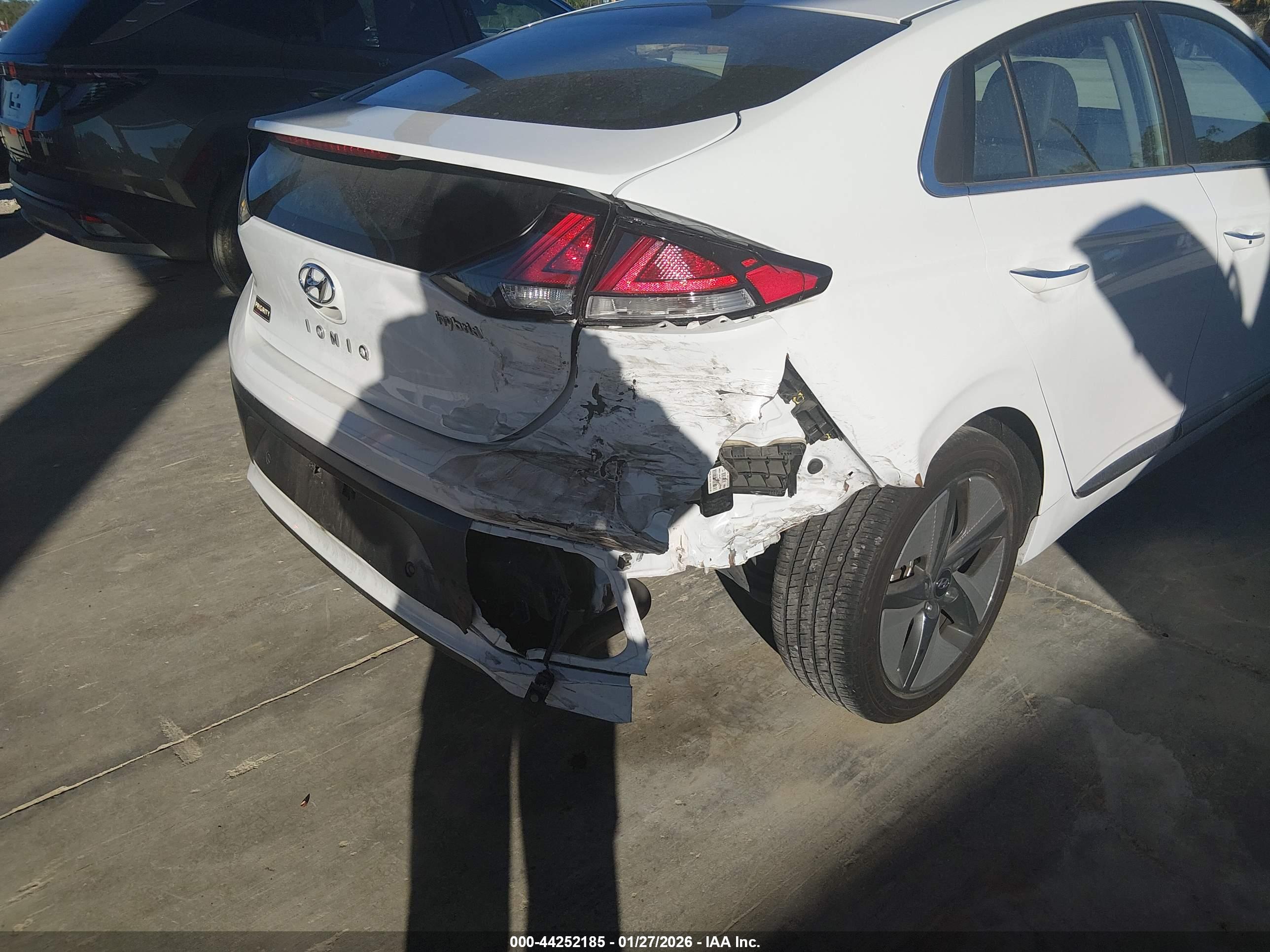 HYUNDAI IONIQ image 6