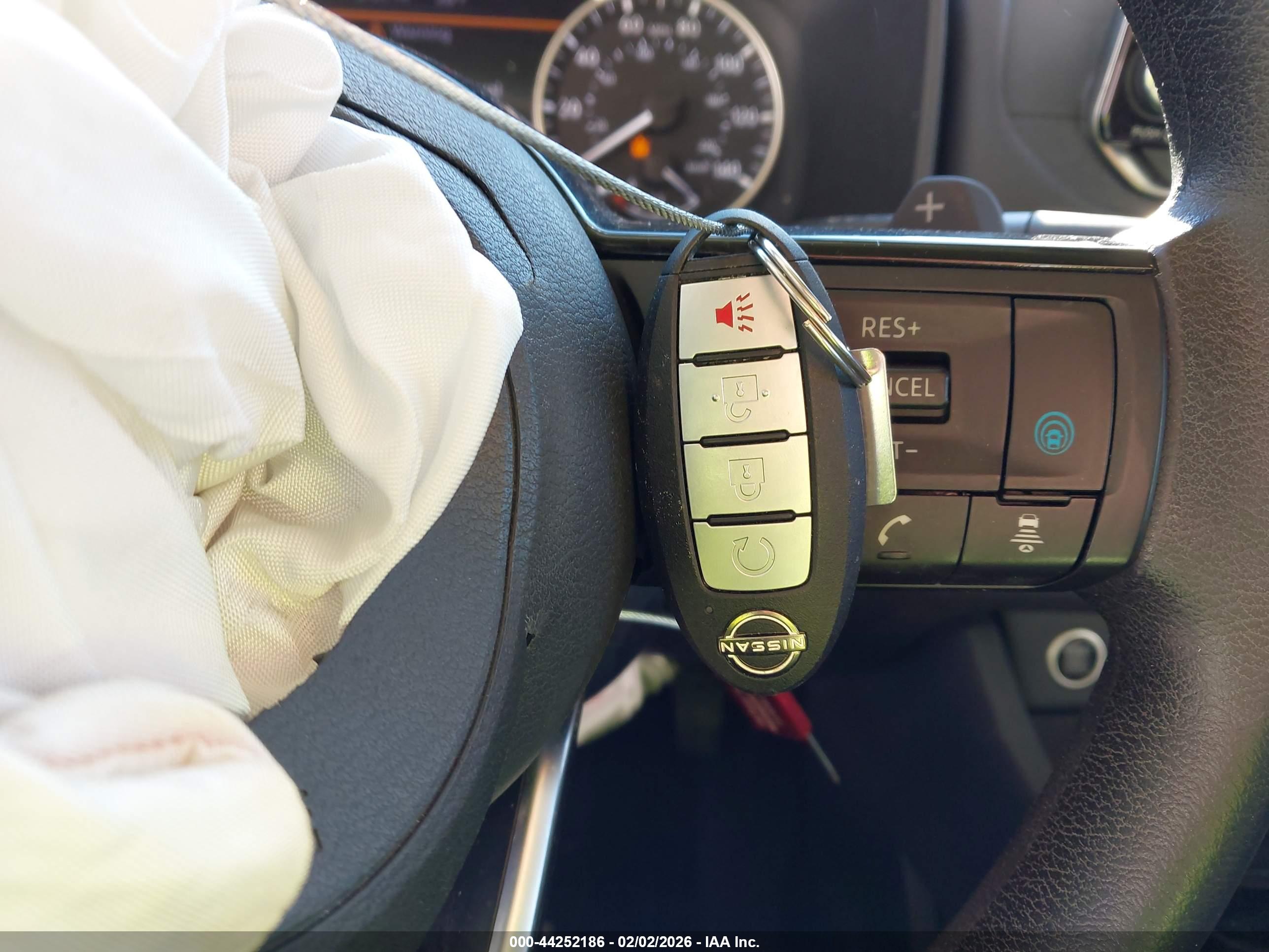 NISSAN ROGUE image 11