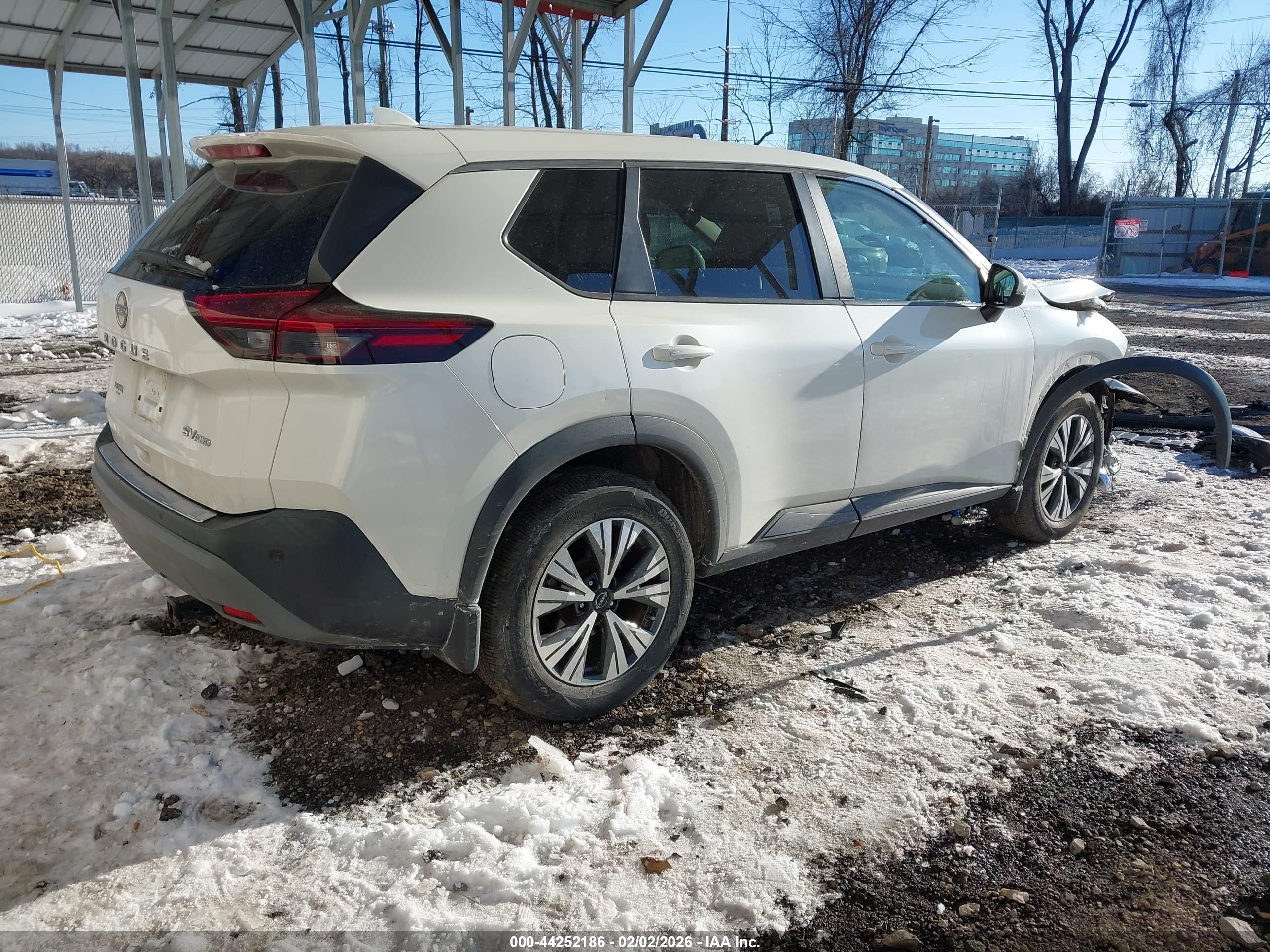 NISSAN ROGUE image 4