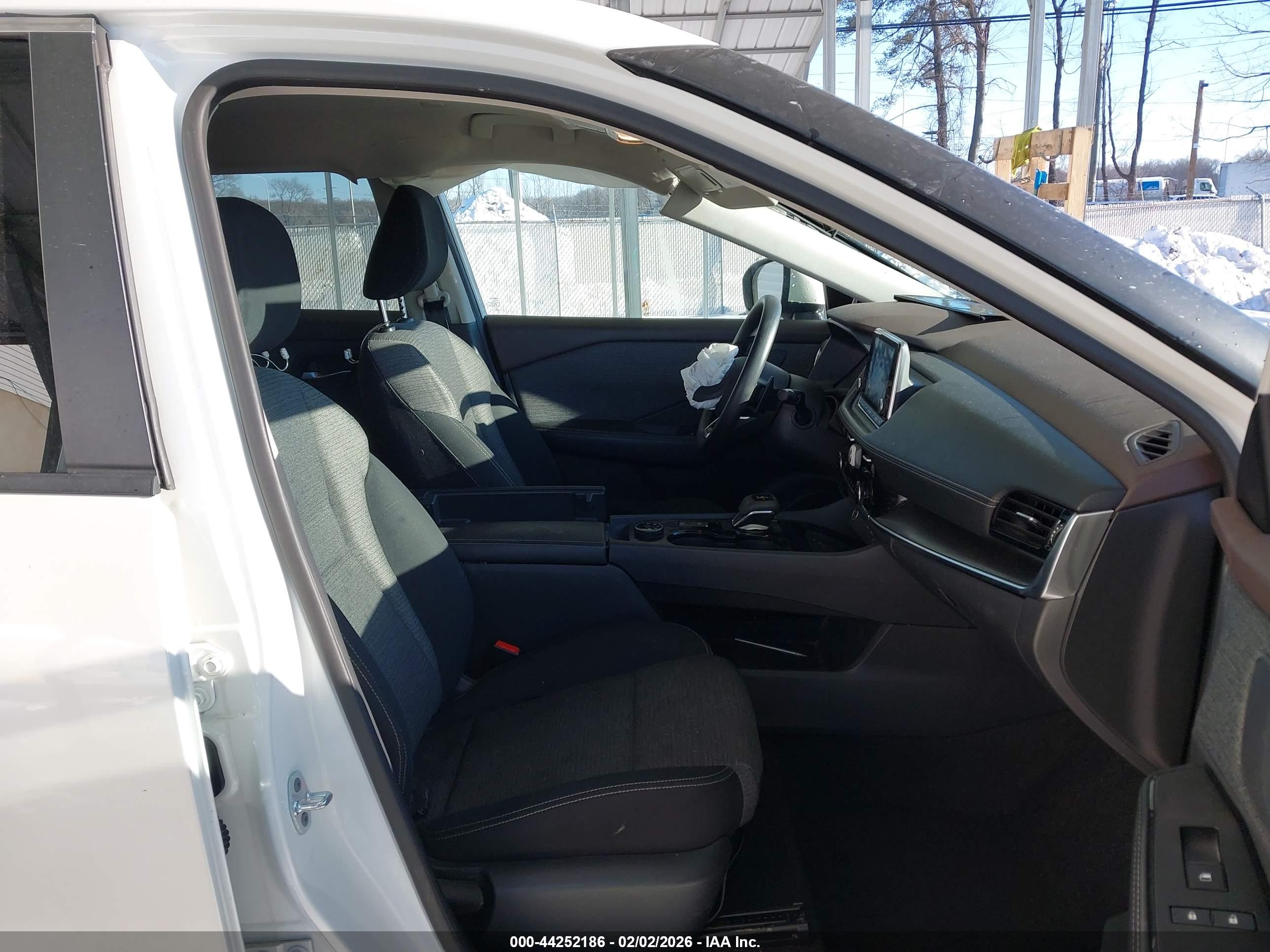 NISSAN ROGUE image 5