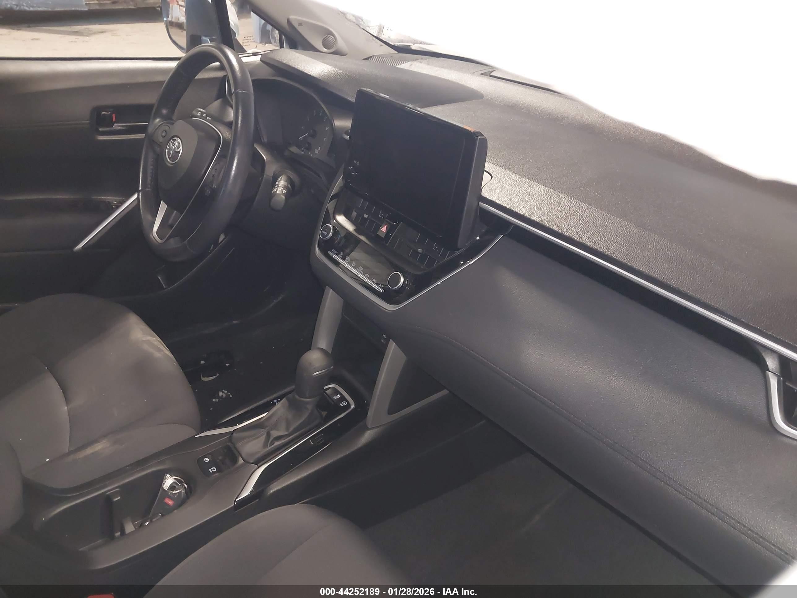 TOYOTA COROLLA image 5