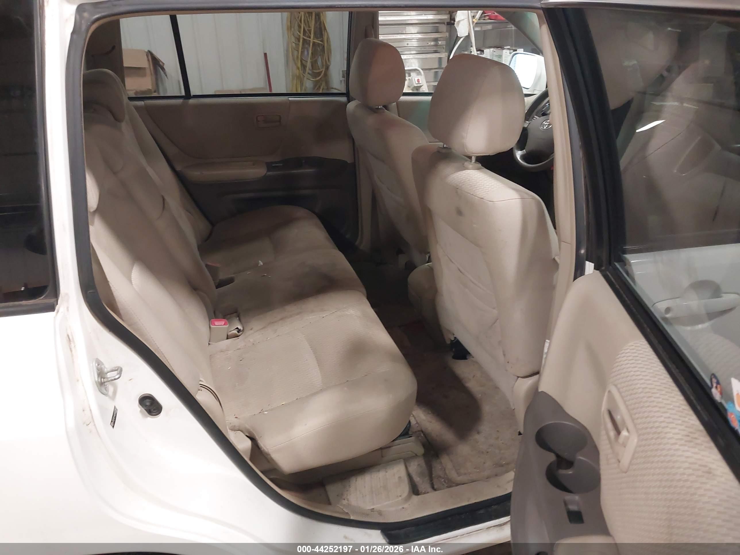 TOYOTA HIGHLANDER image 8