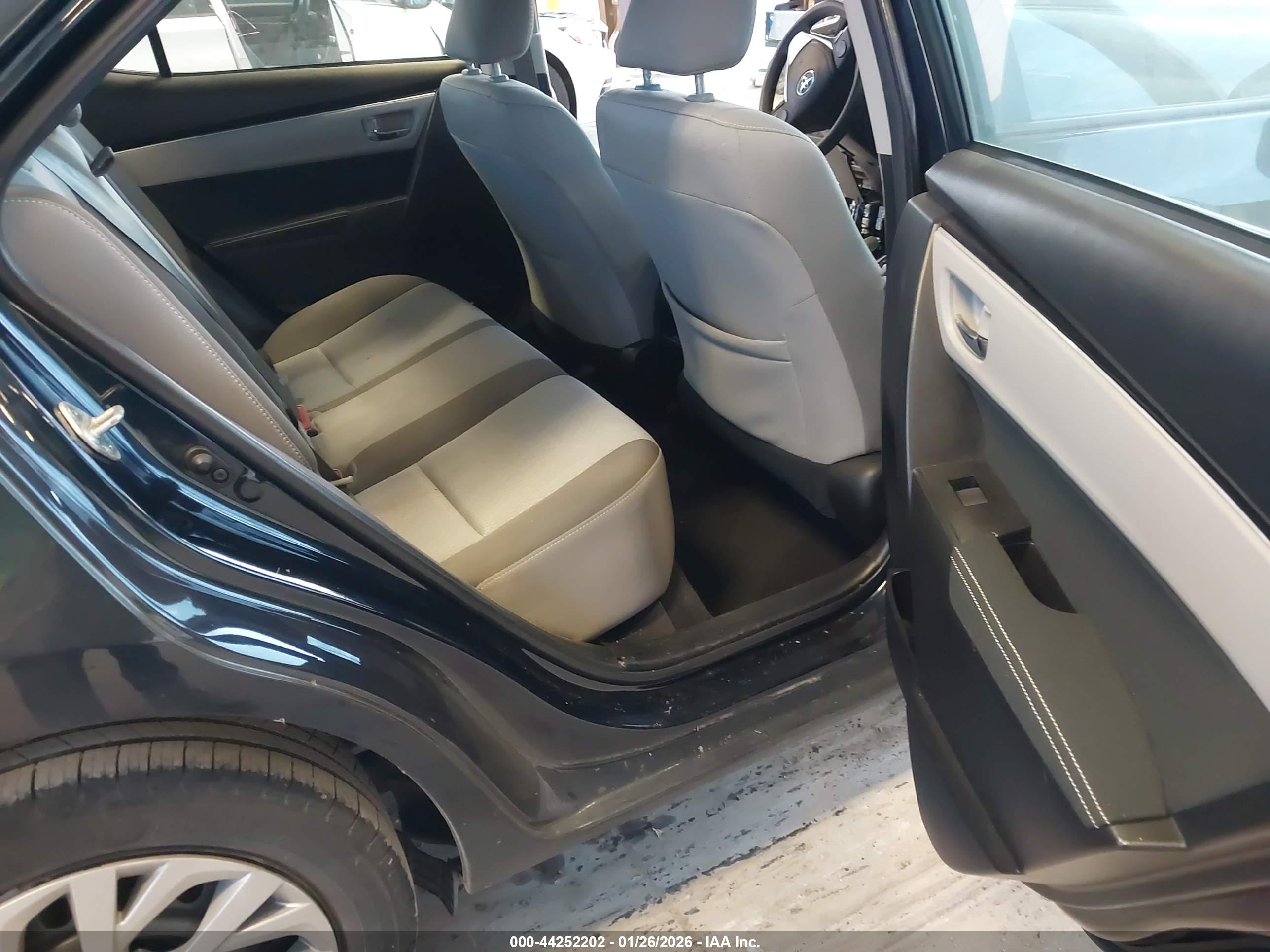 TOYOTA COROLLA image 8