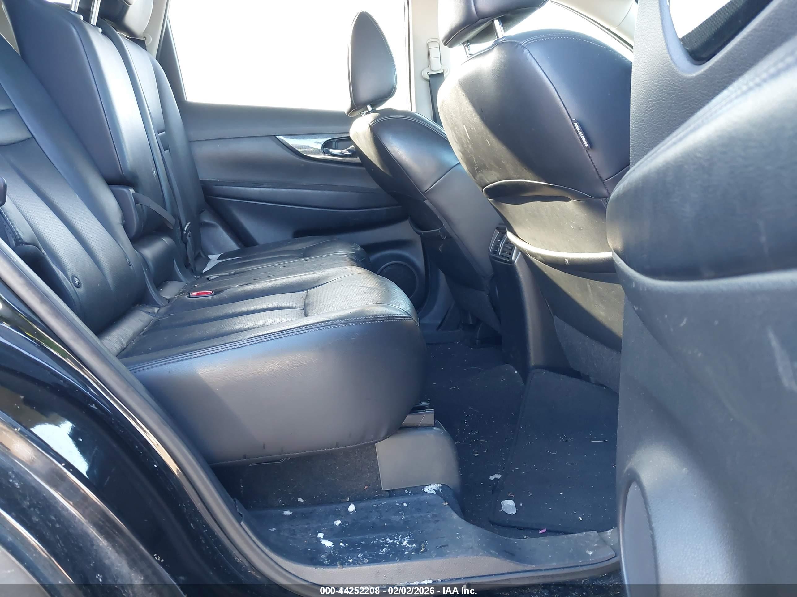 NISSAN ROGUE image 8