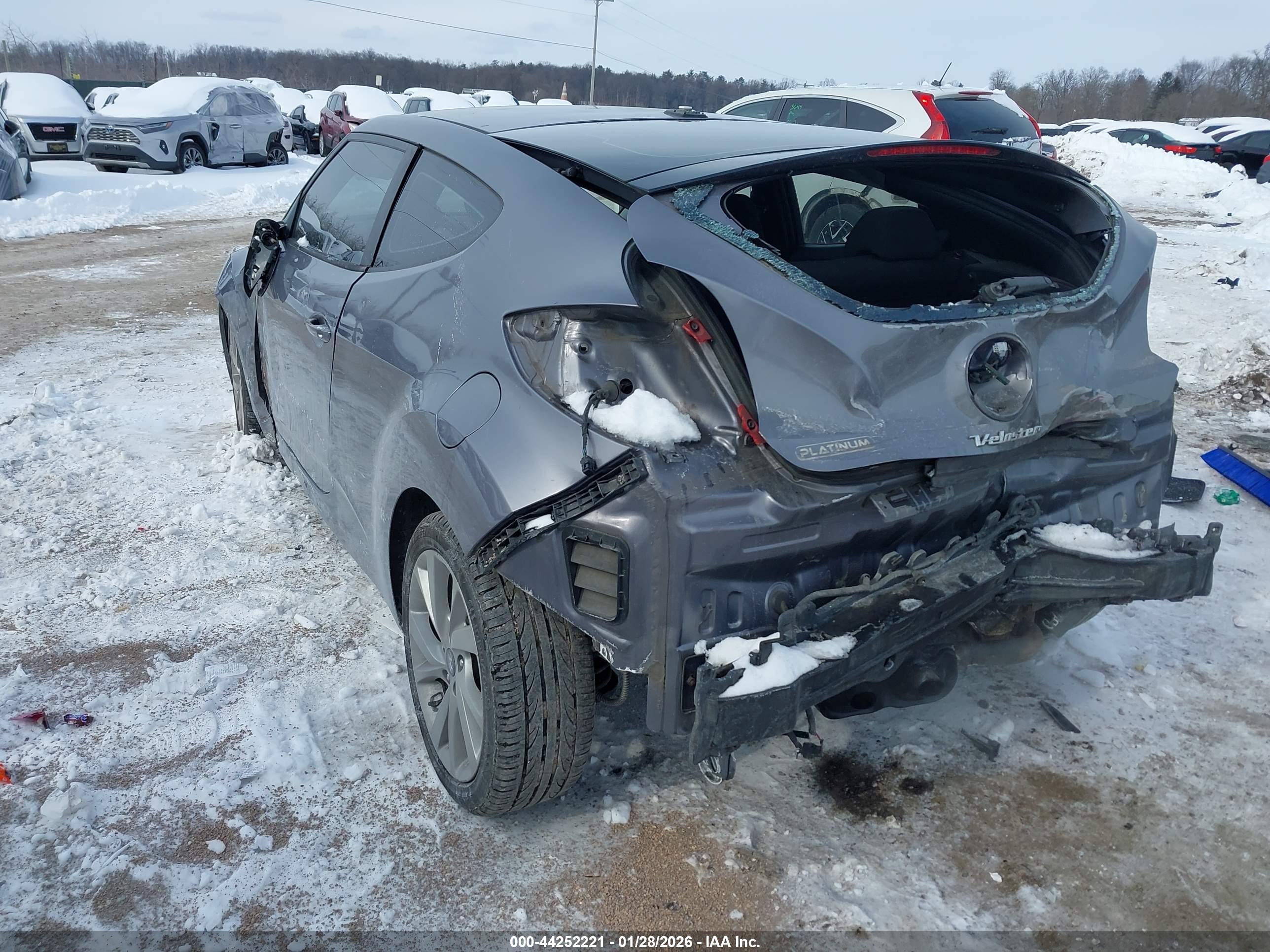 HYUNDAI VELOSTER image 3