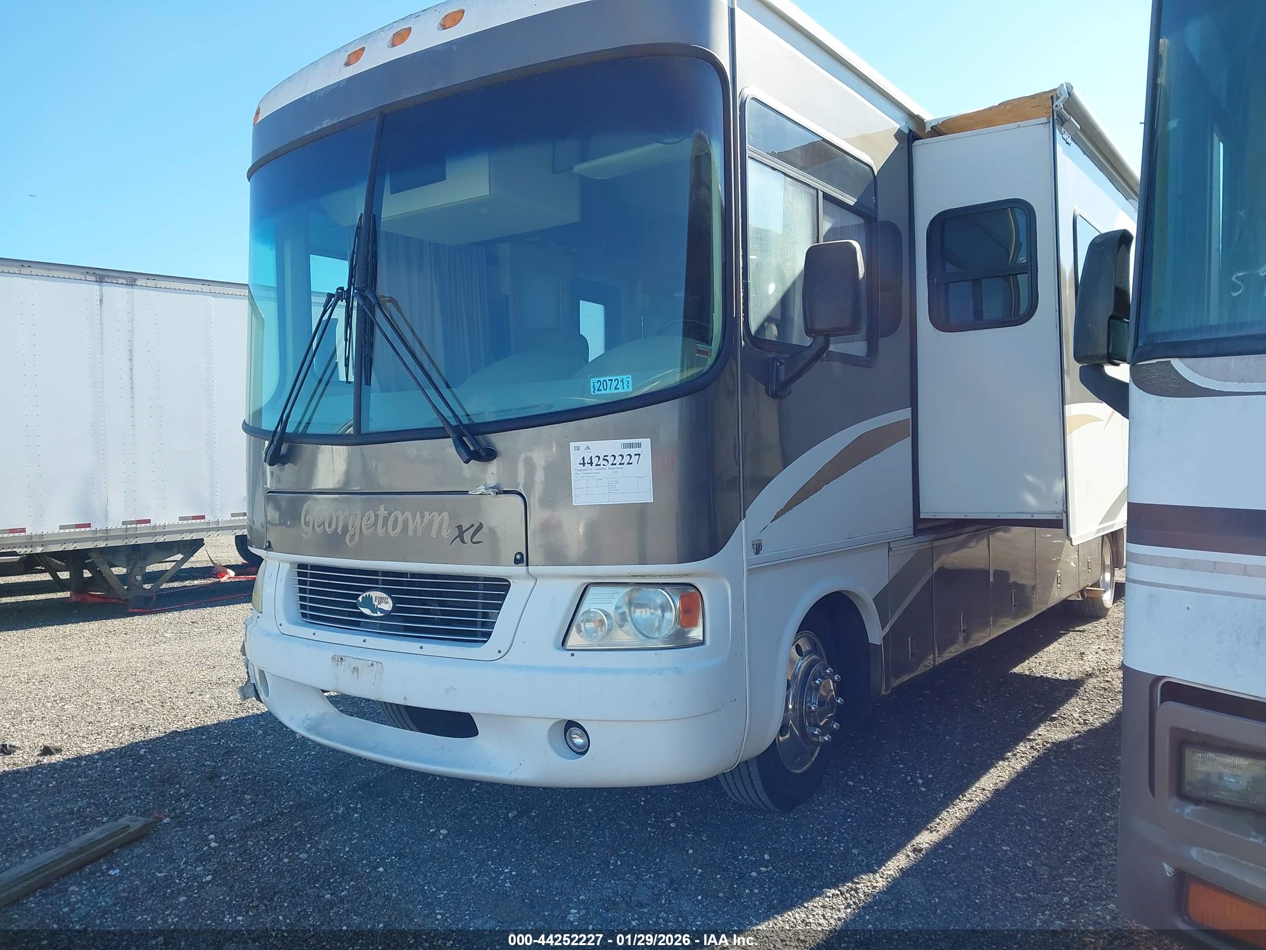 FORD F550 image 2