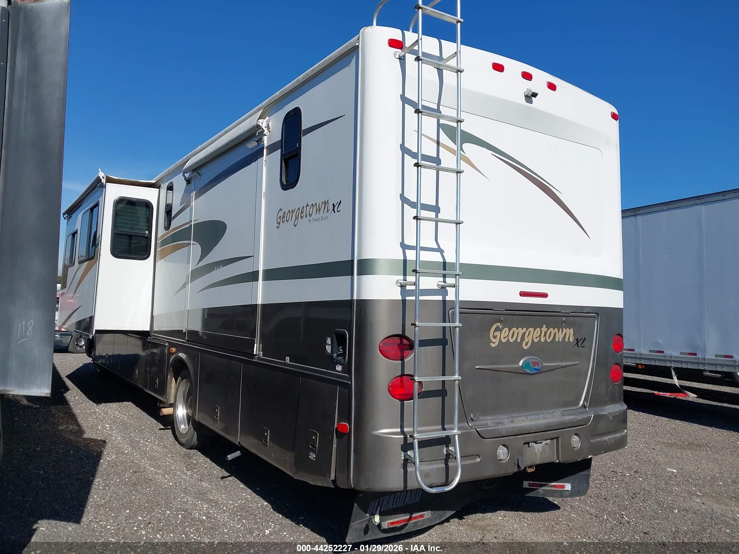 FORD F550 image 3