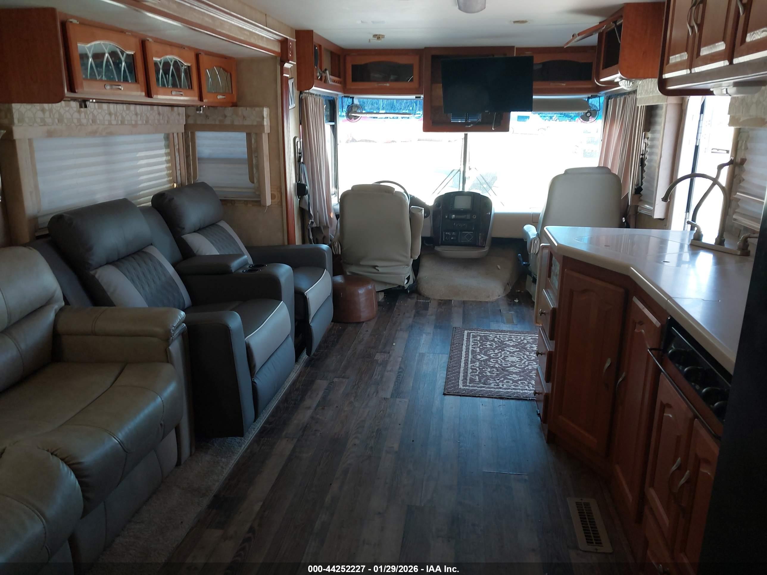 FORD F550 image 5