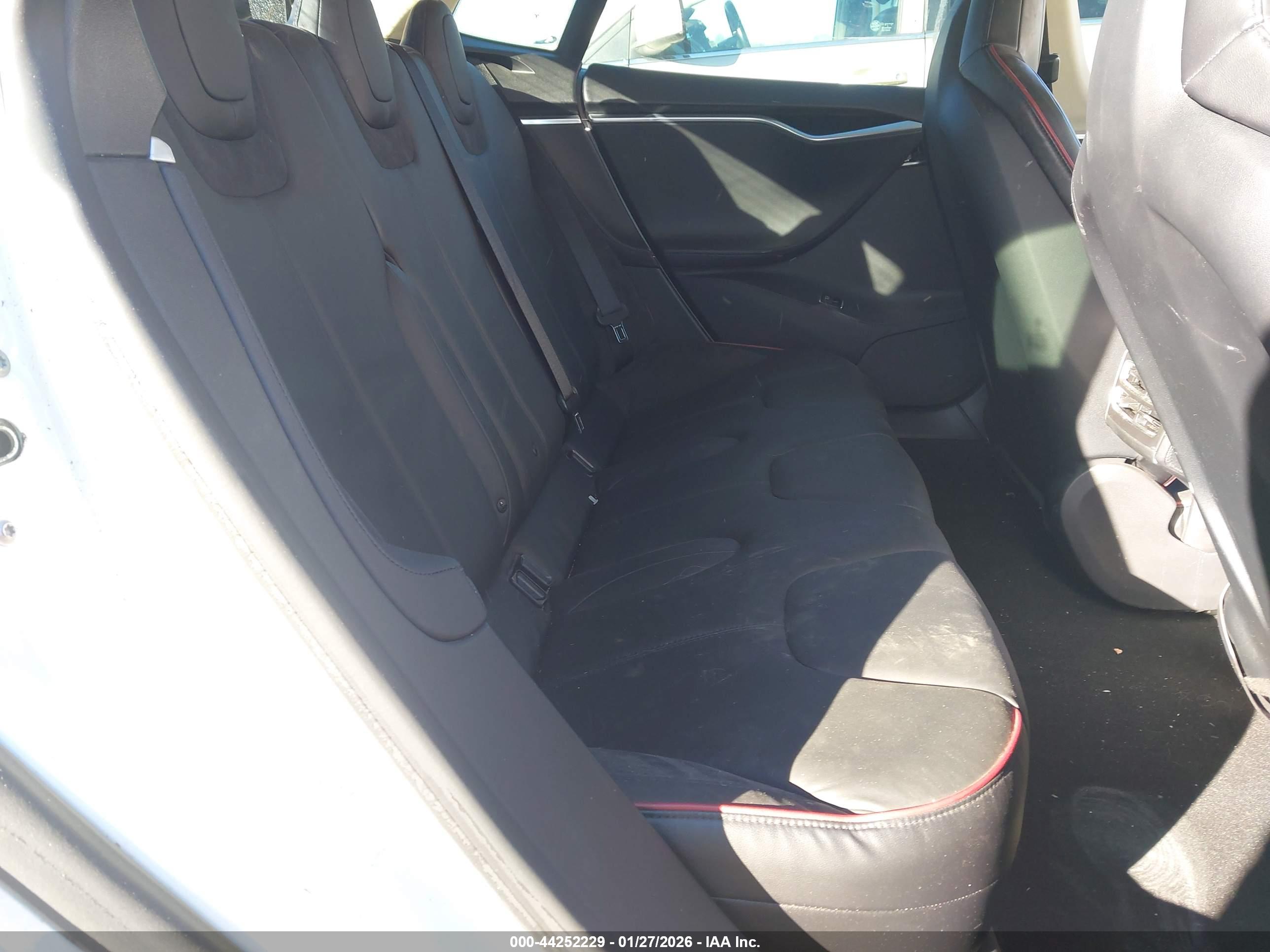 TESLA MODEL image 8