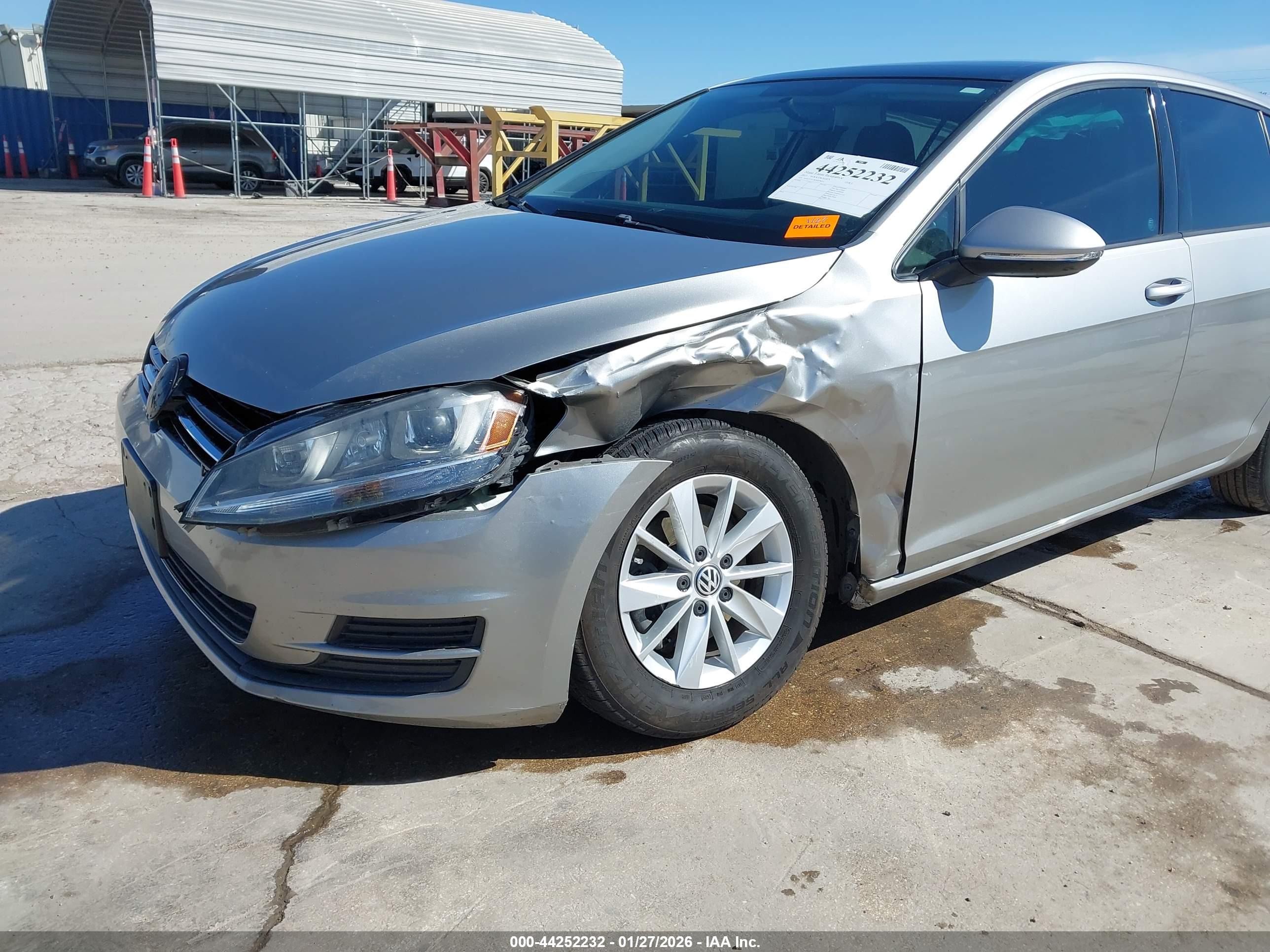 VOLKSWAGEN GOLF image 6