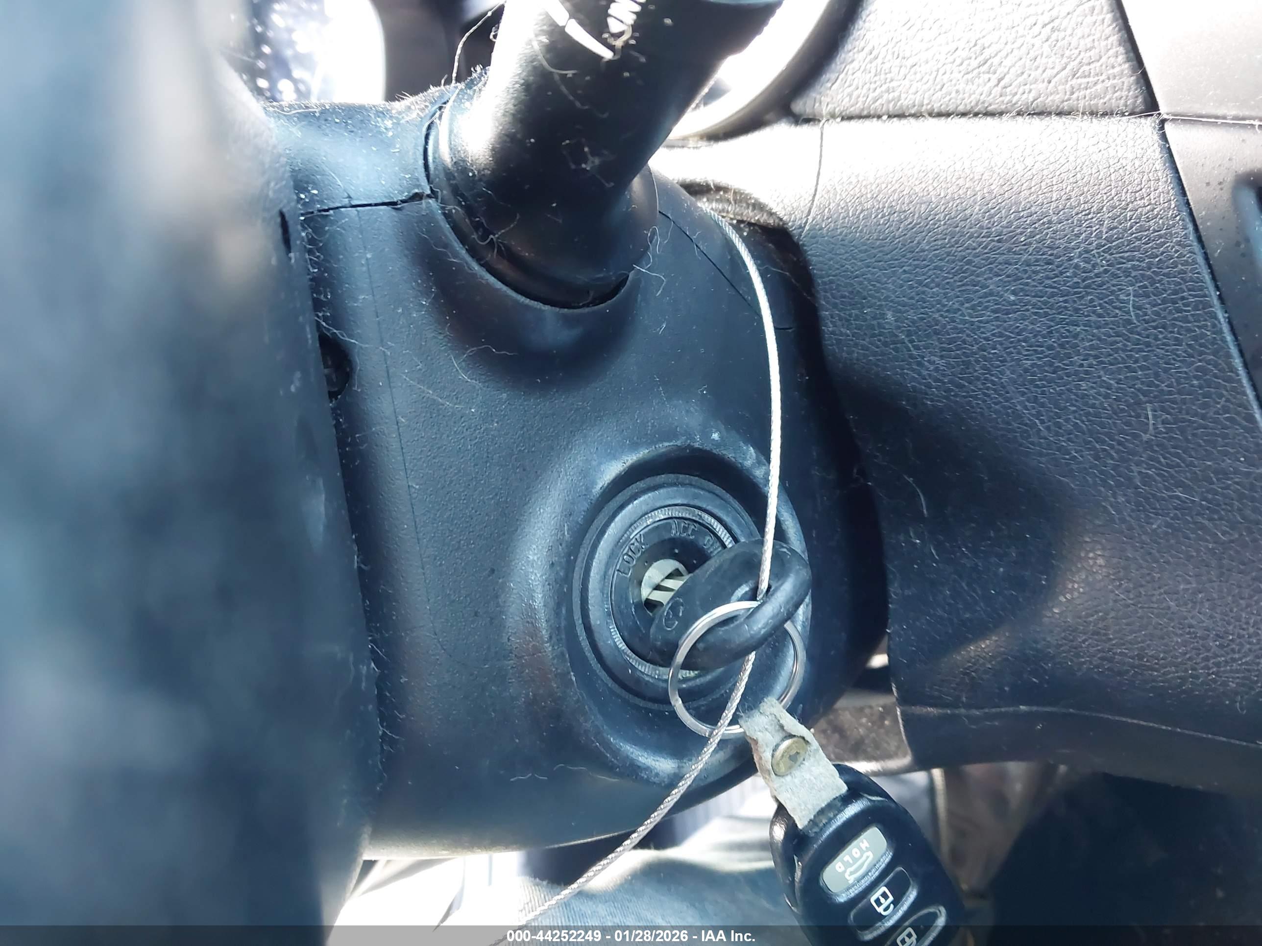 HYUNDAI ELANTRA image 11