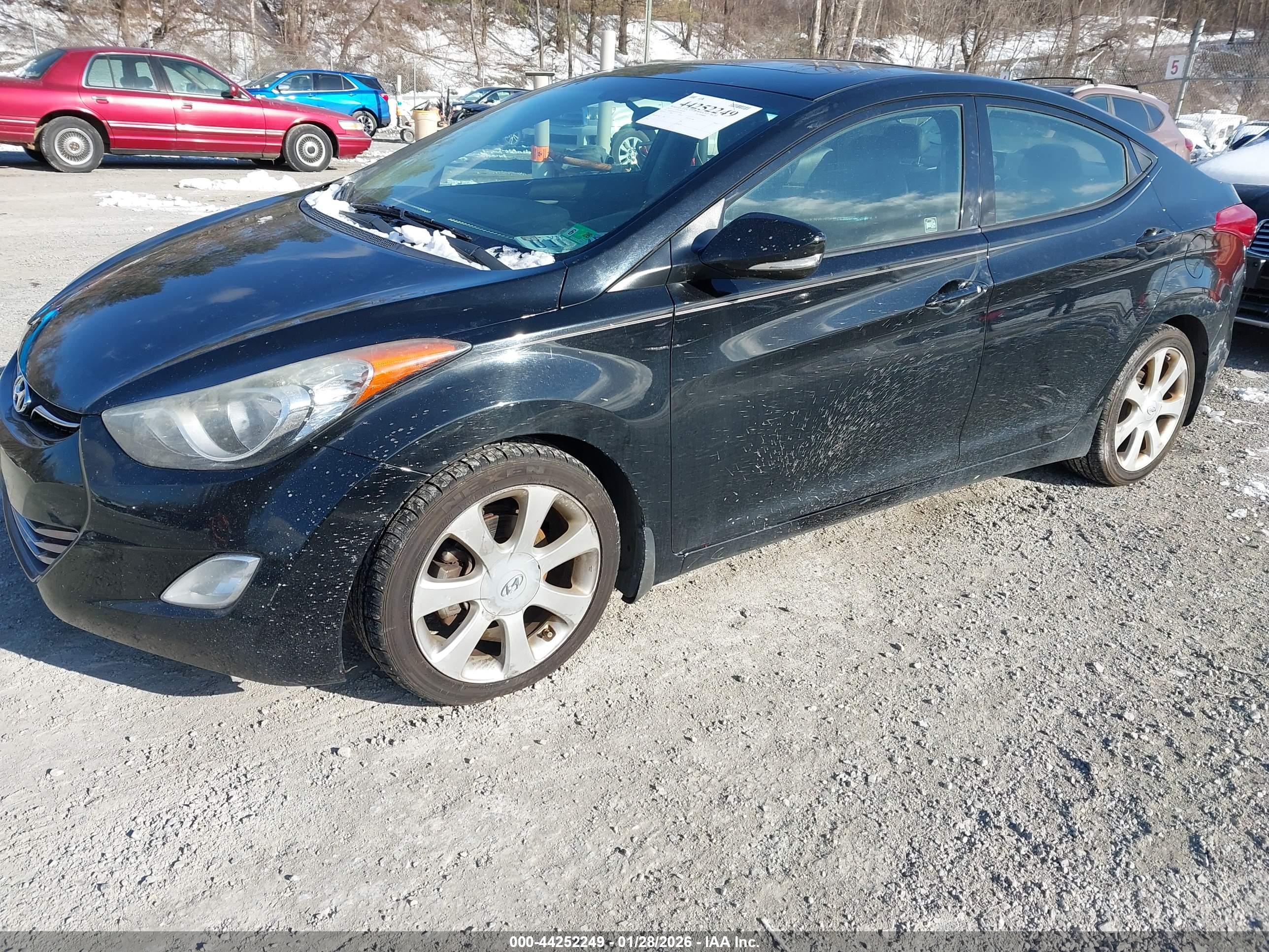 HYUNDAI ELANTRA image 2