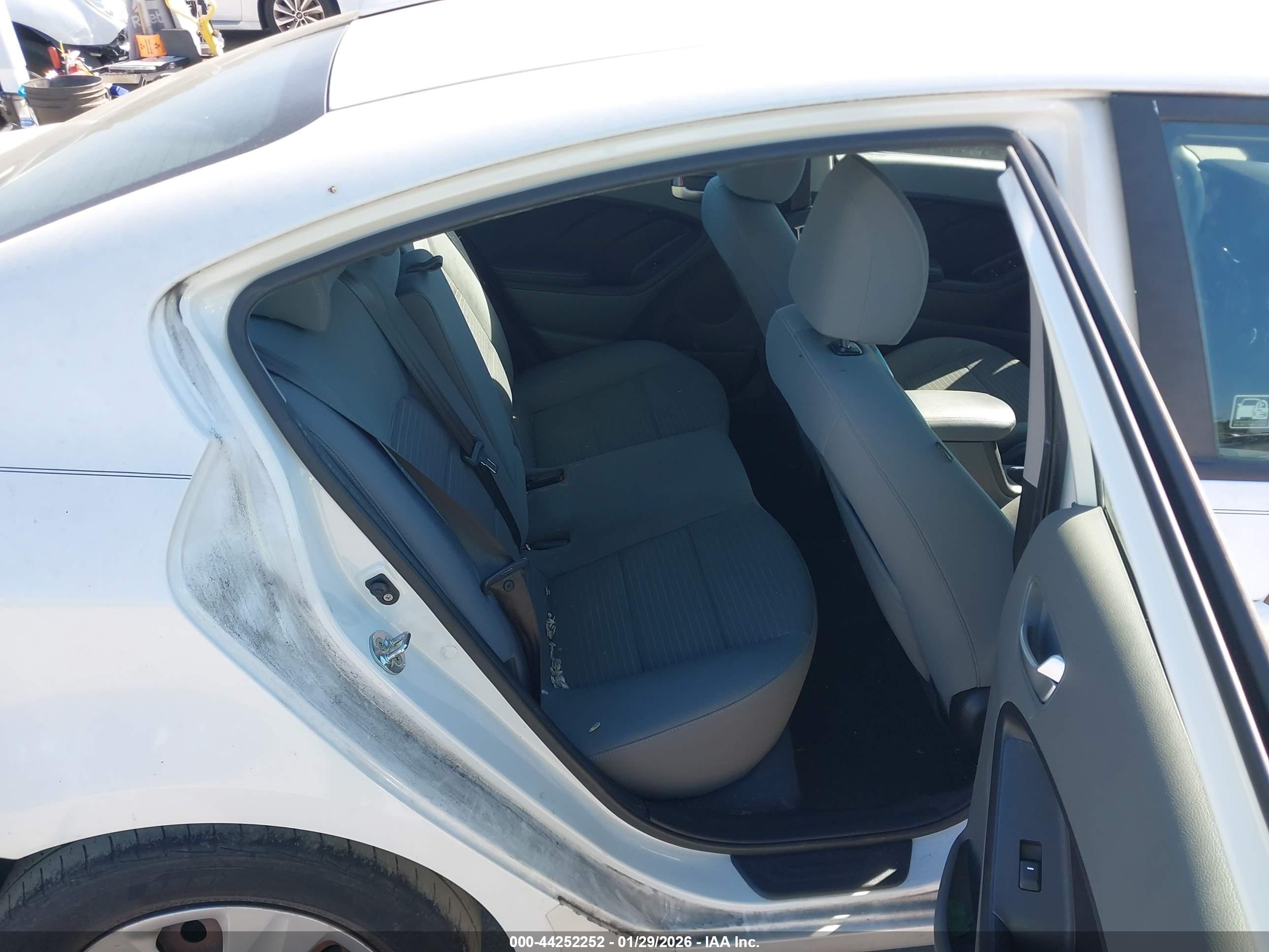 KIA FORTE image 8