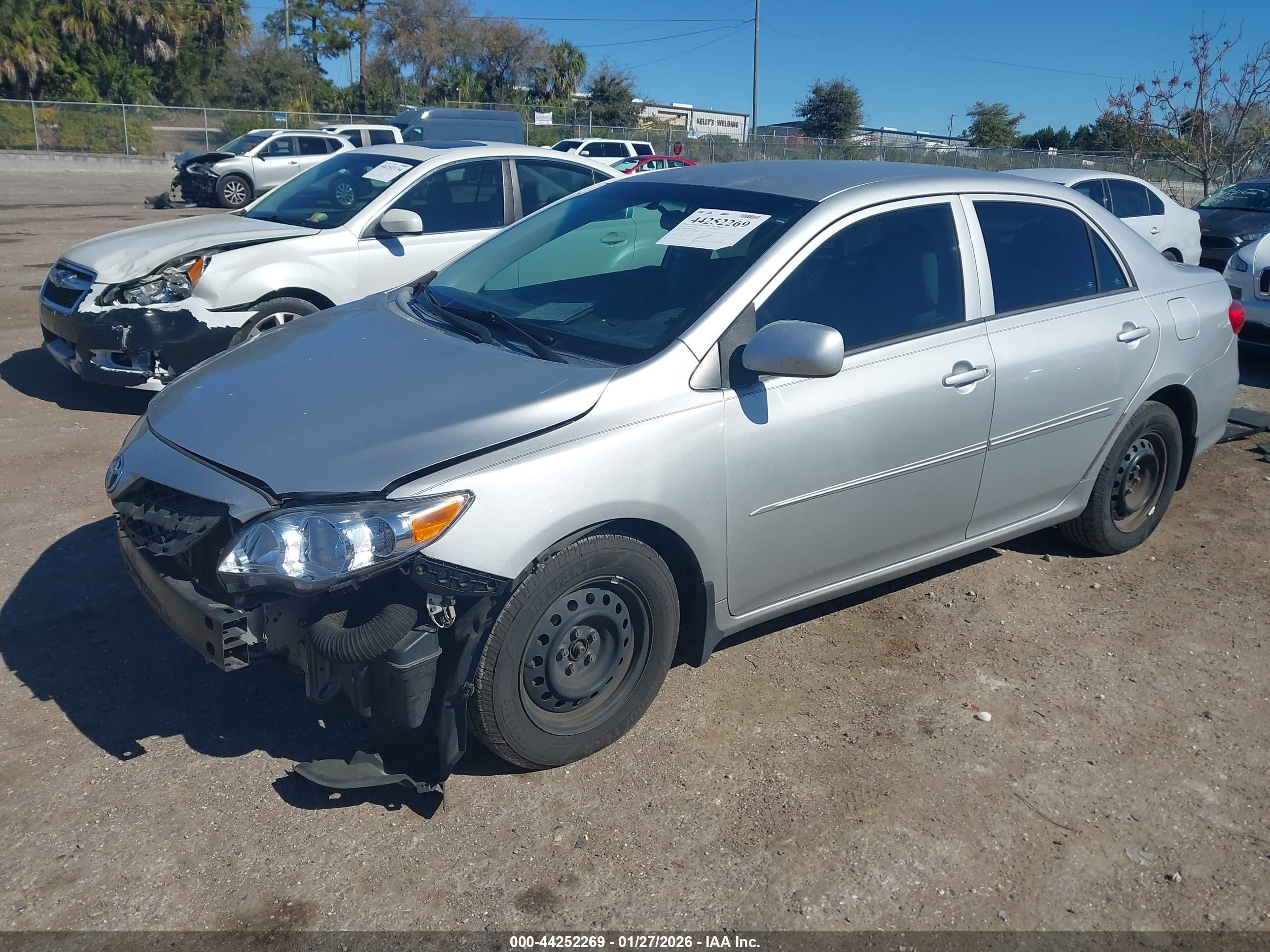 TOYOTA COROLLA image 2