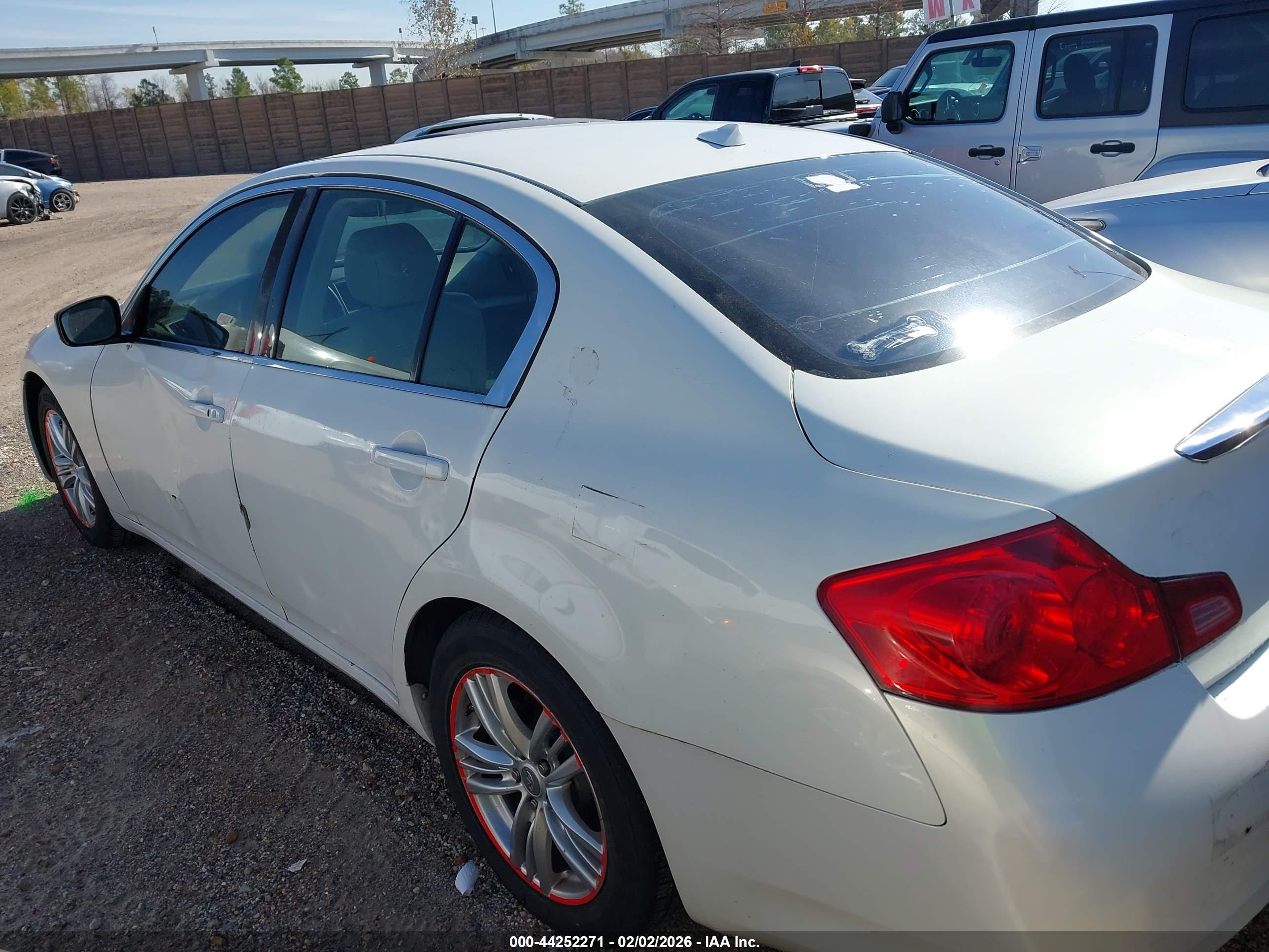 INFINITI G25 image 3
