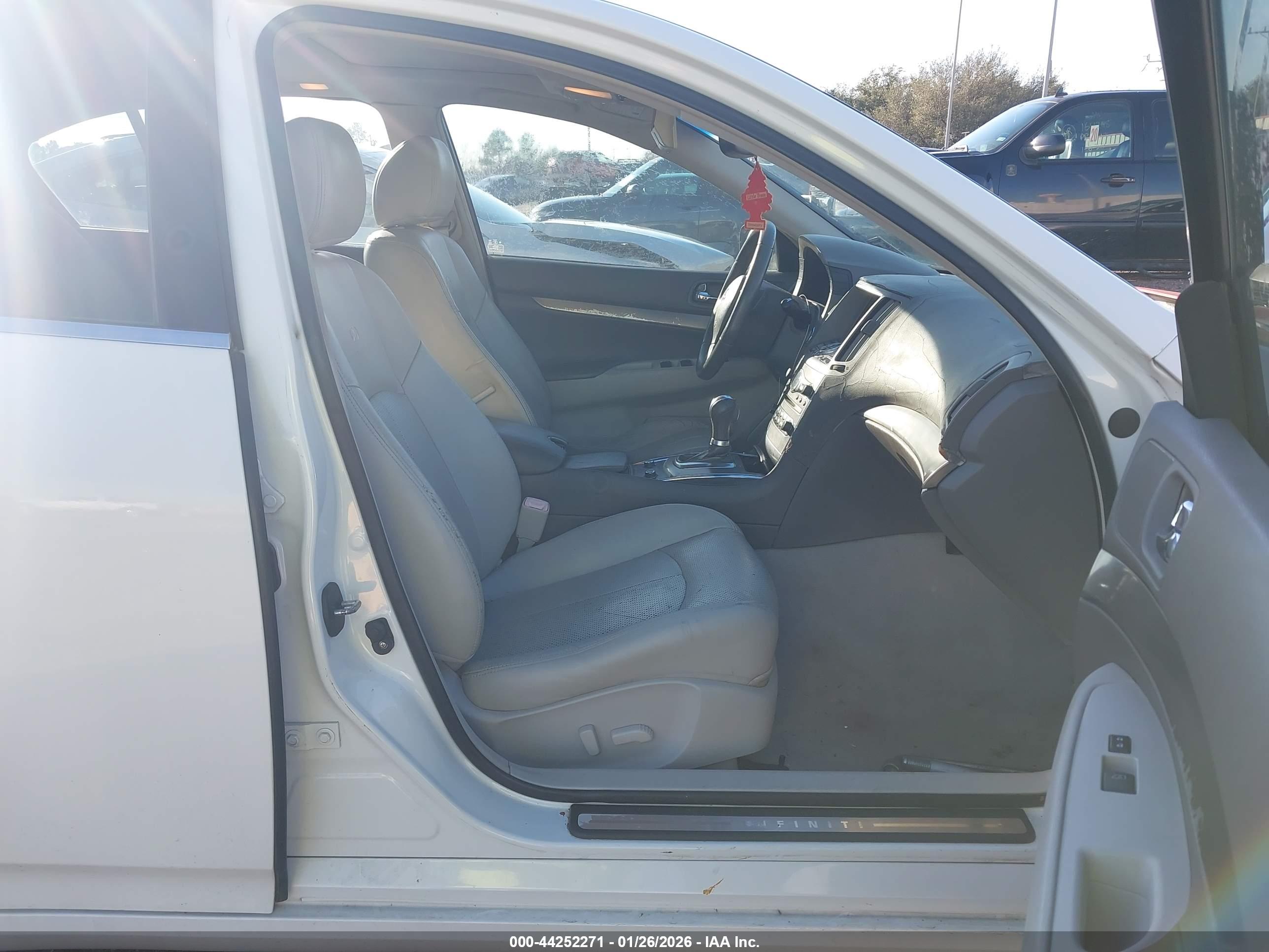 INFINITI G25 image 5