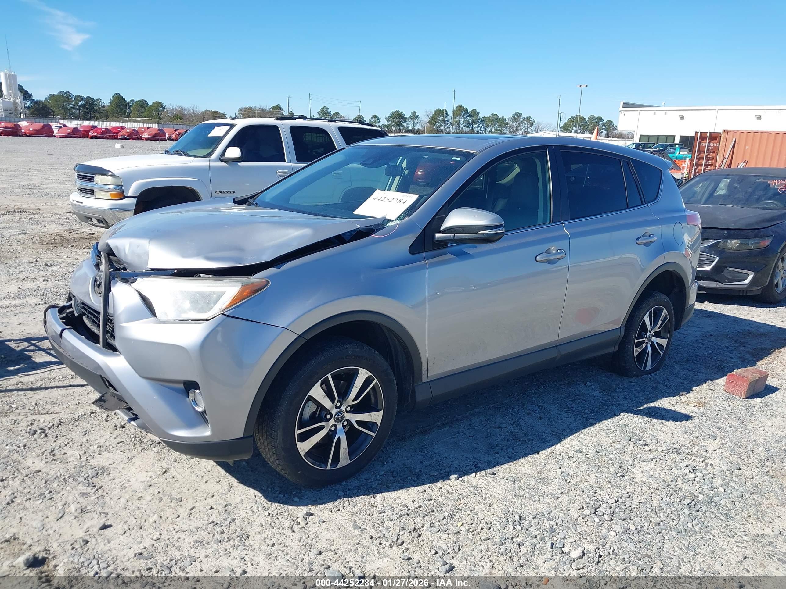 TOYOTA RAV4 image 2