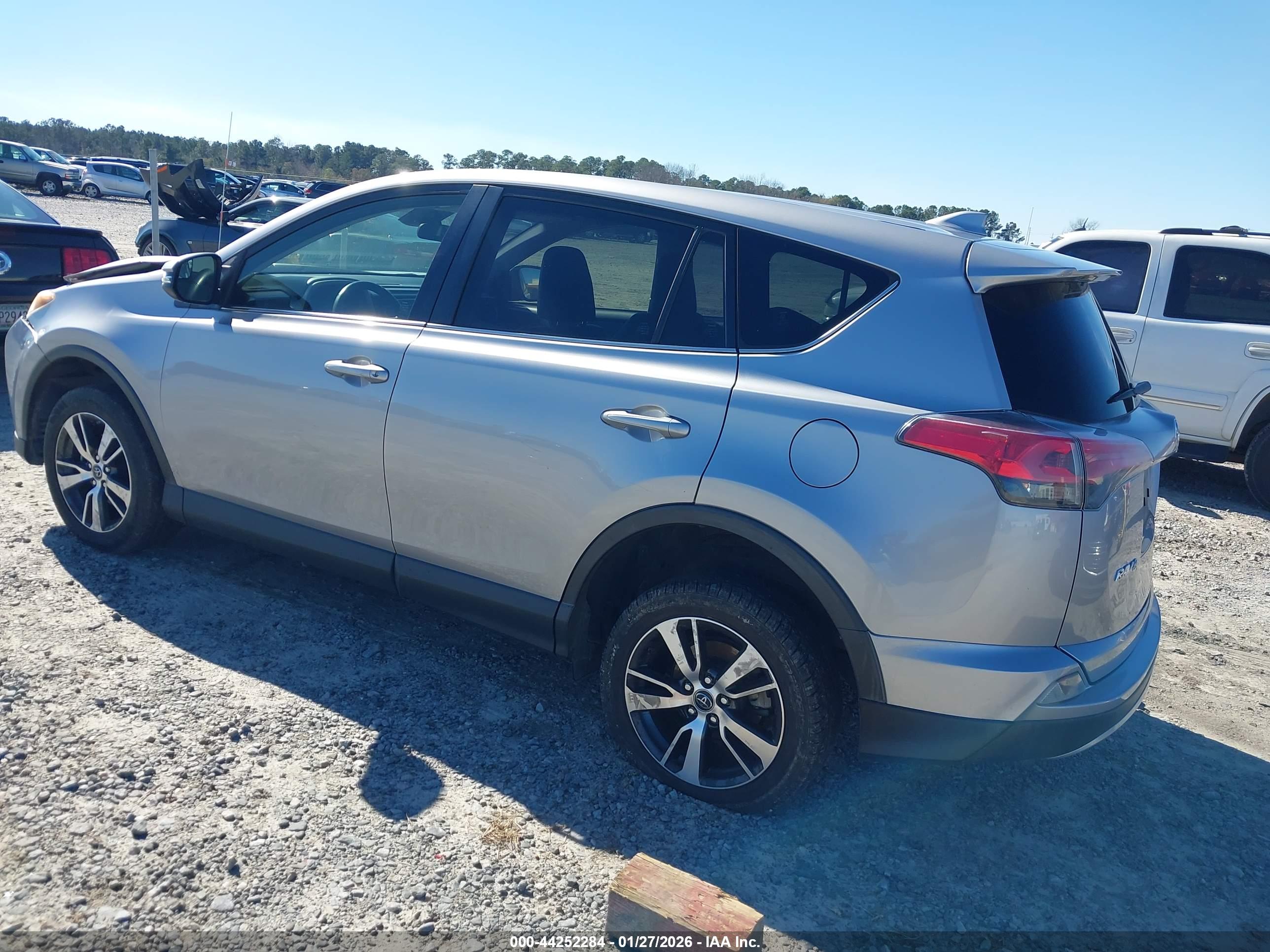 TOYOTA RAV4 image 3
