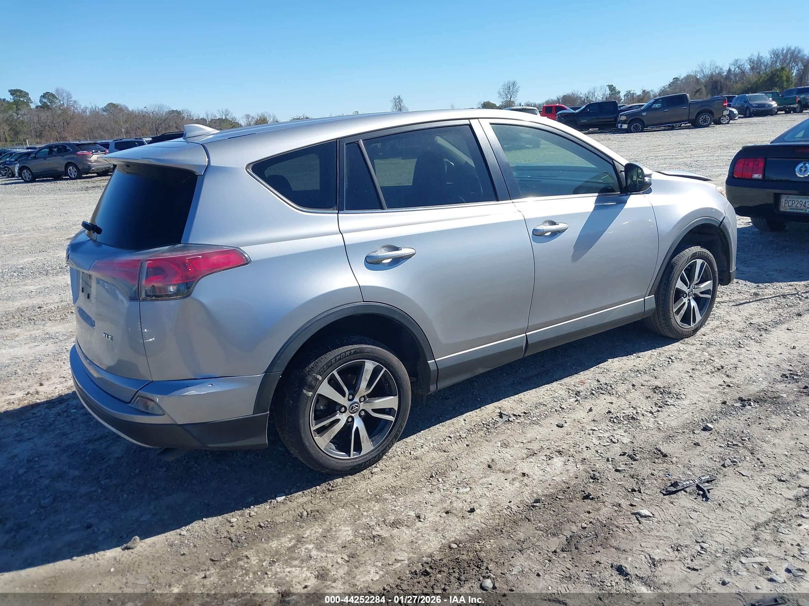 TOYOTA RAV4 image 4
