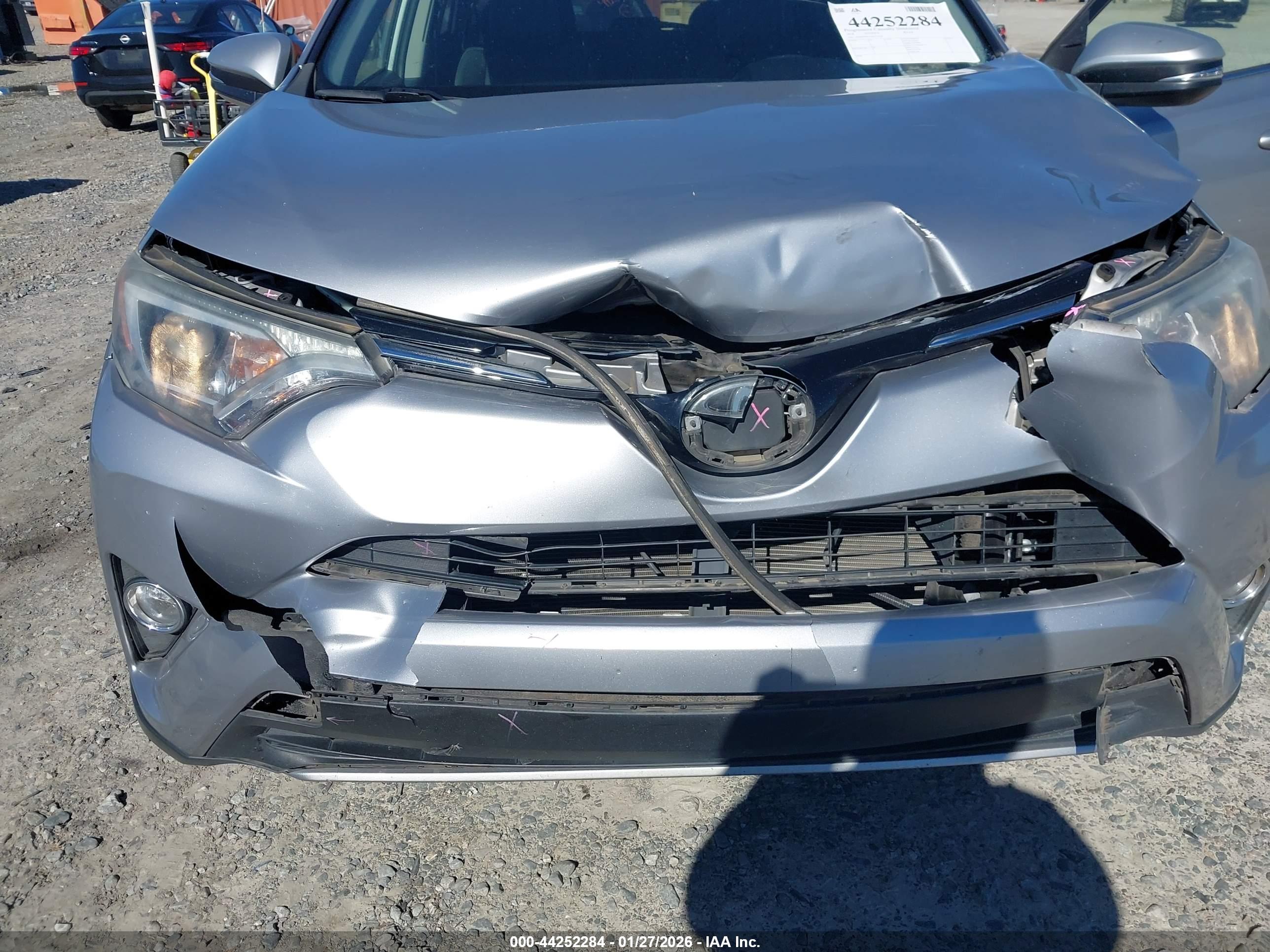 TOYOTA RAV4 image 6