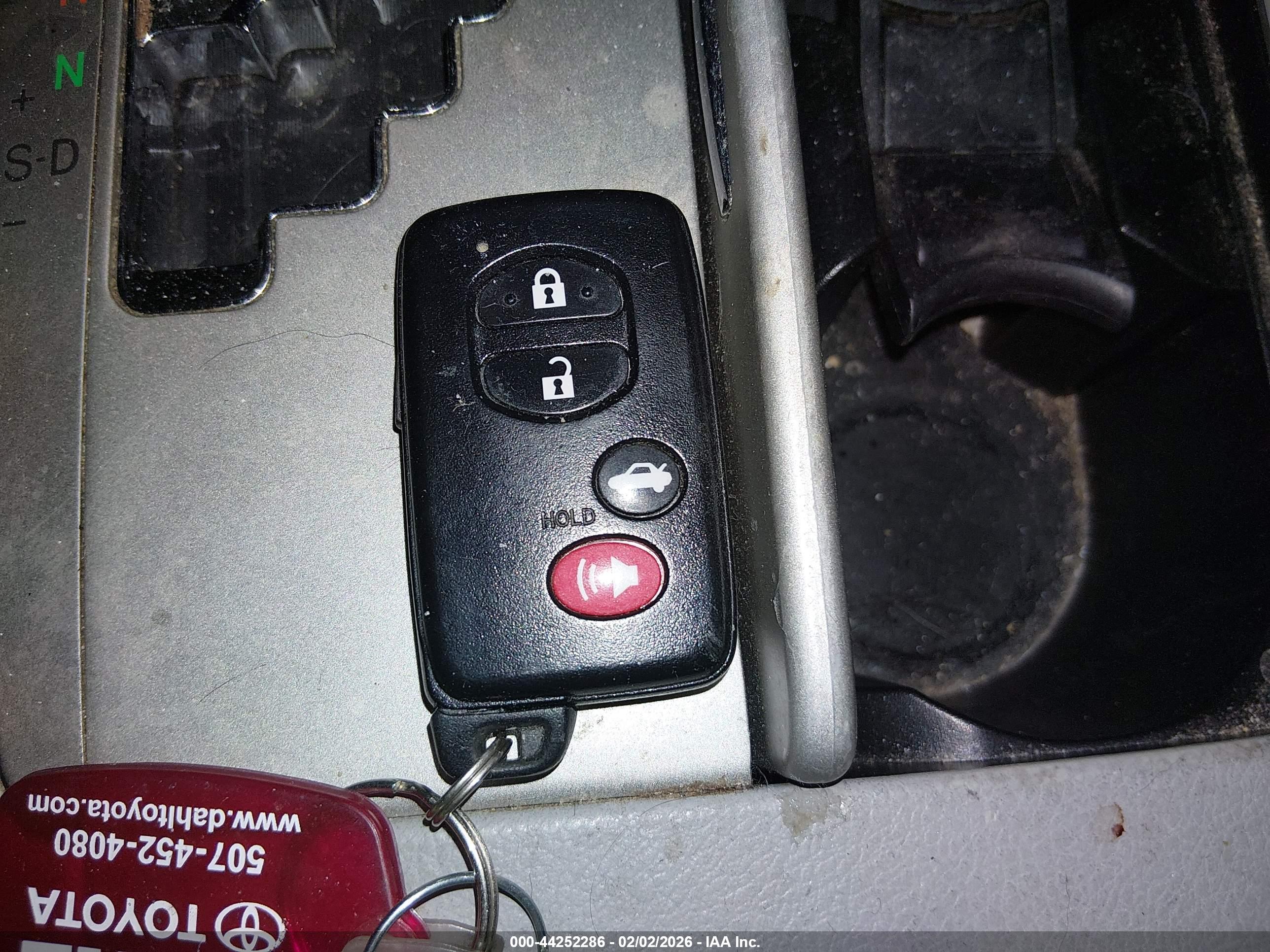 TOYOTA CAMRY image 11