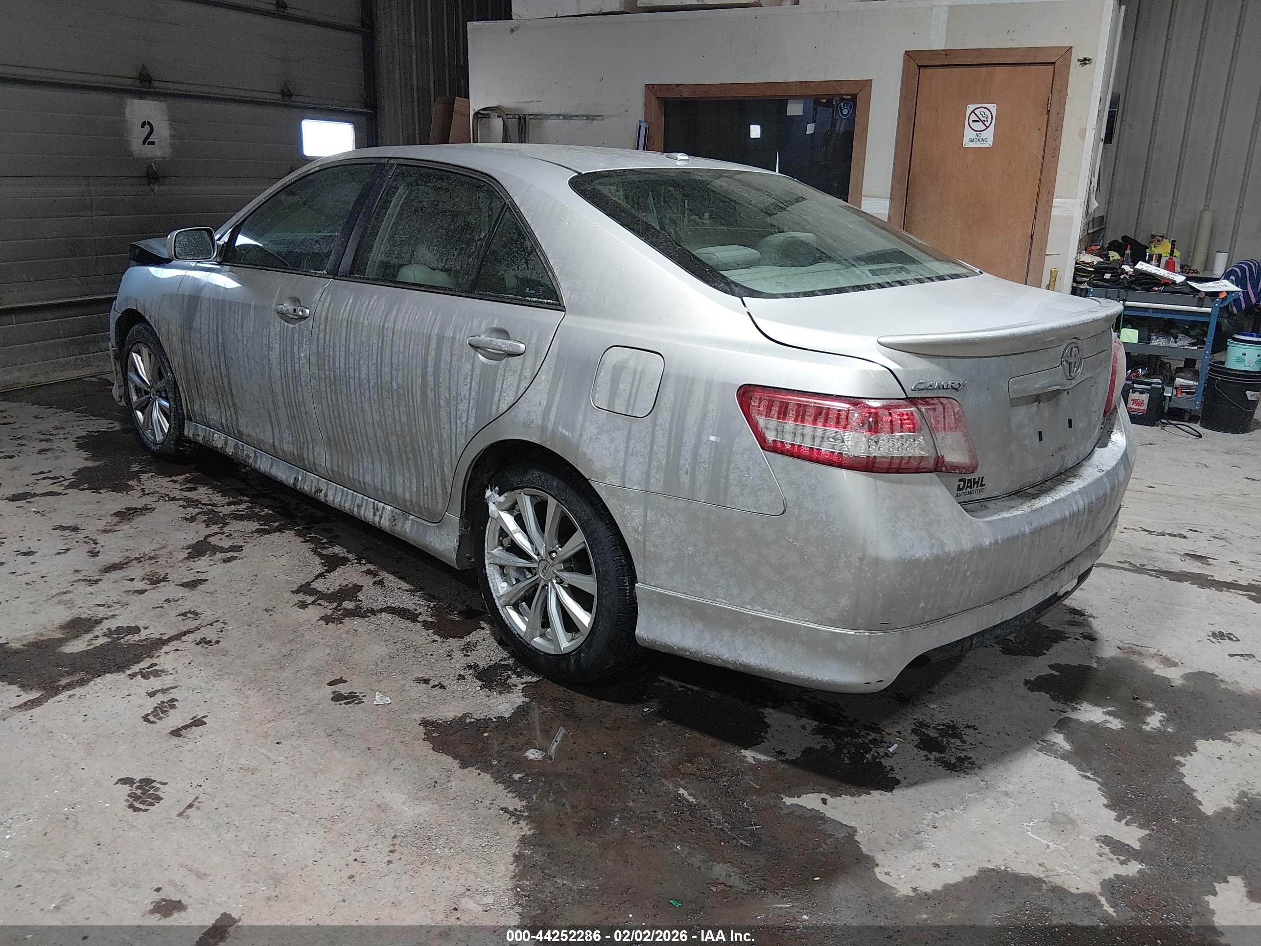 TOYOTA CAMRY image 3