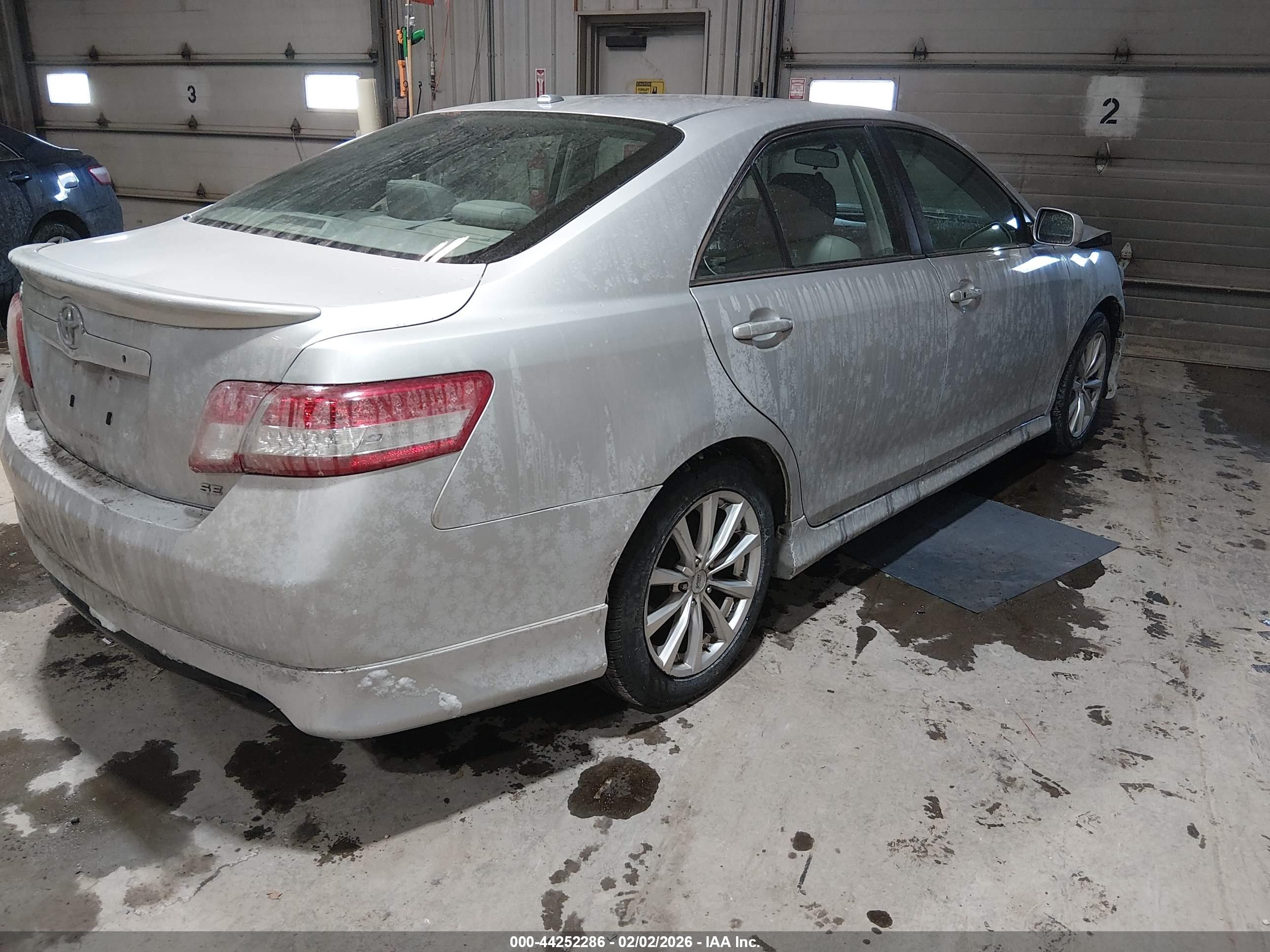 TOYOTA CAMRY image 4
